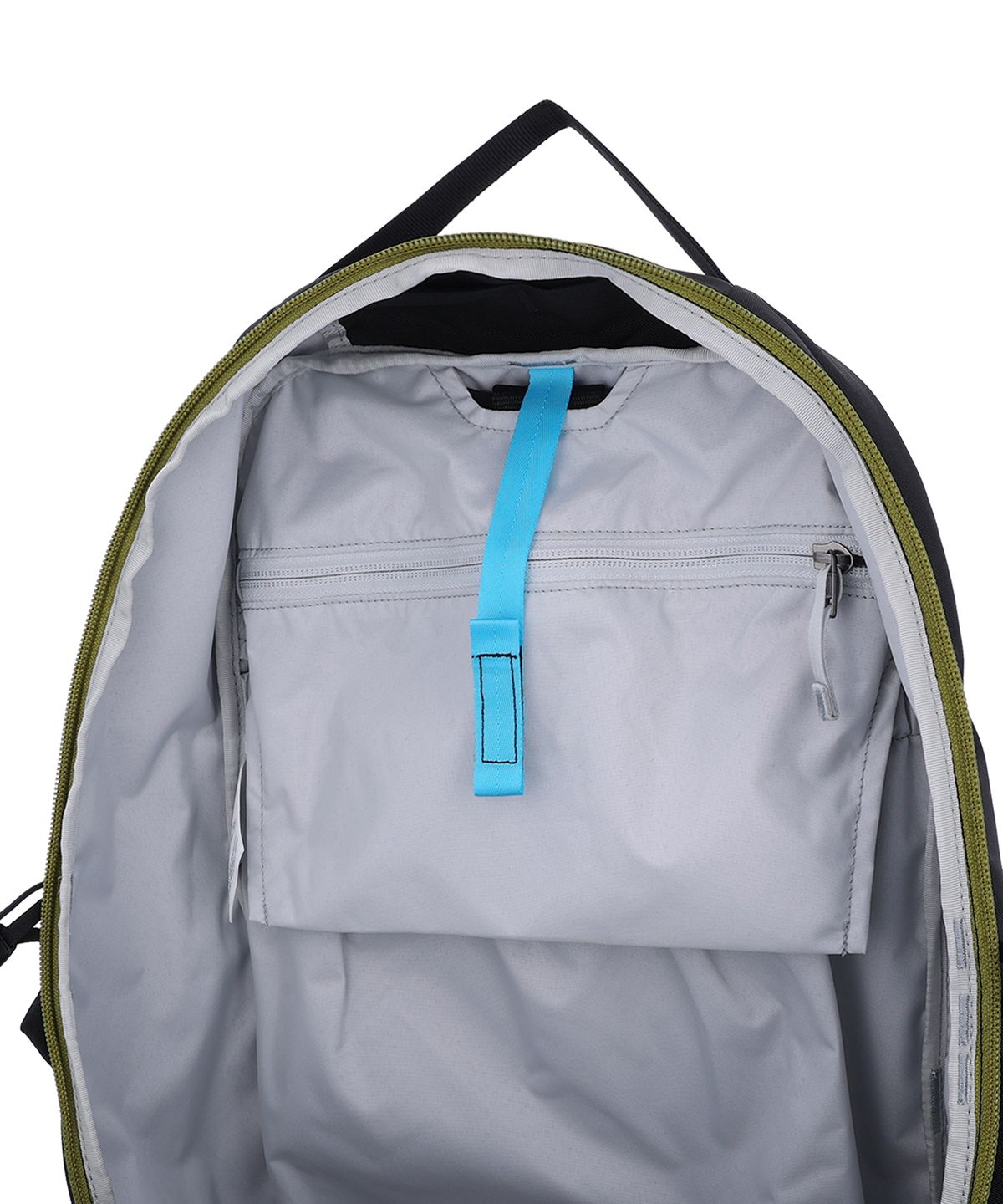 아크테릭스(ARCTERYX) 맨티스 26 백팩 - BLACK / OLIVE MOSS / ABPFU09825