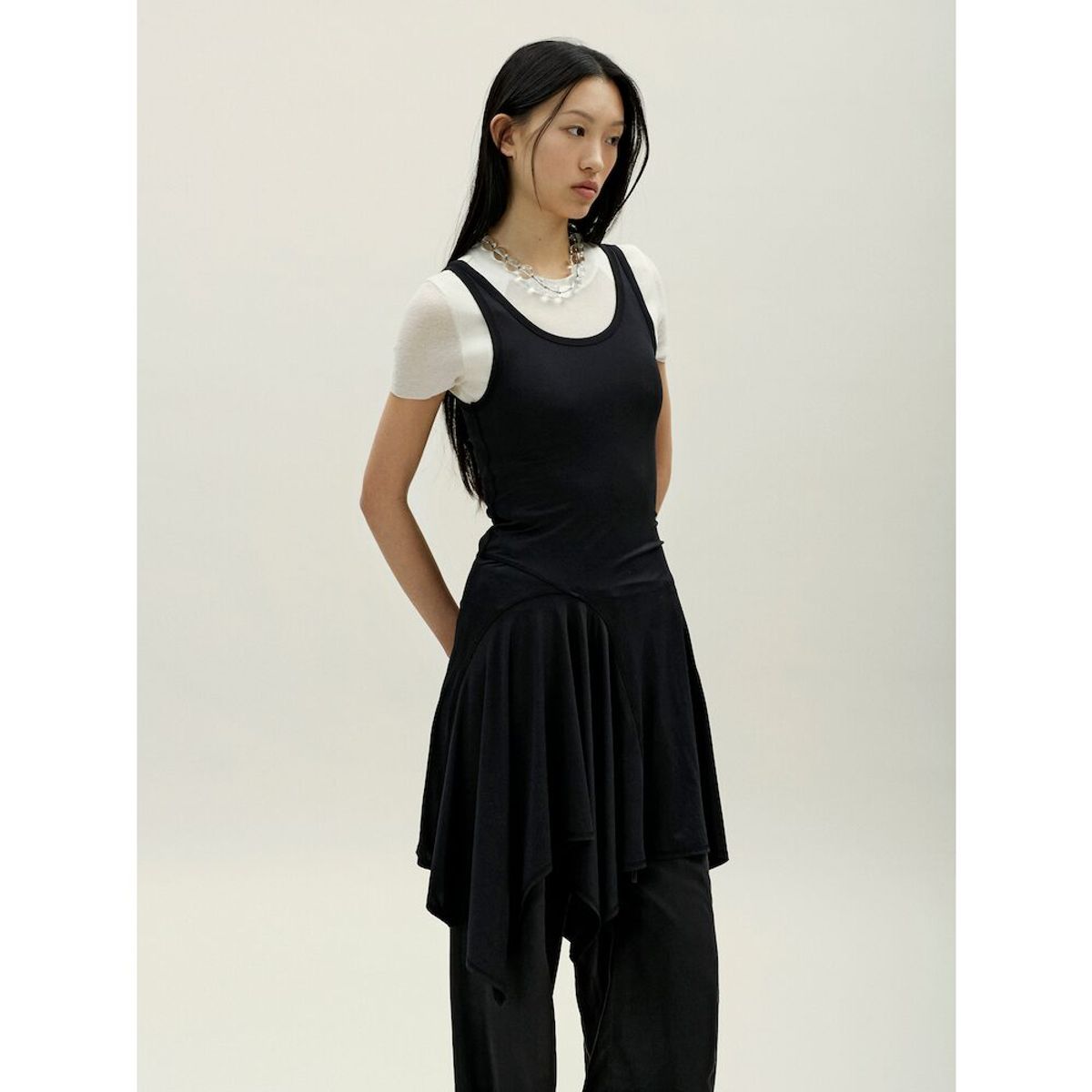 앙개(ANGGAE) Petal Jersey Dress   Black