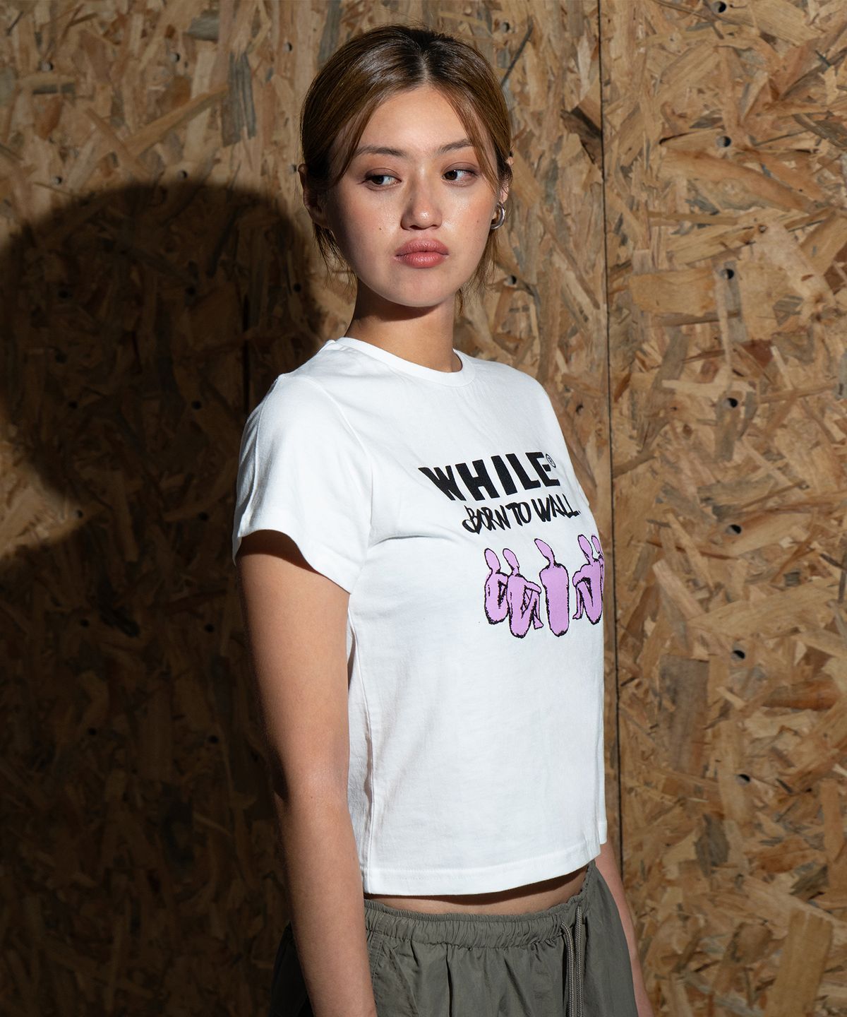 와일(WHILE) 본투월 우먼 티셔츠 (WHITE)