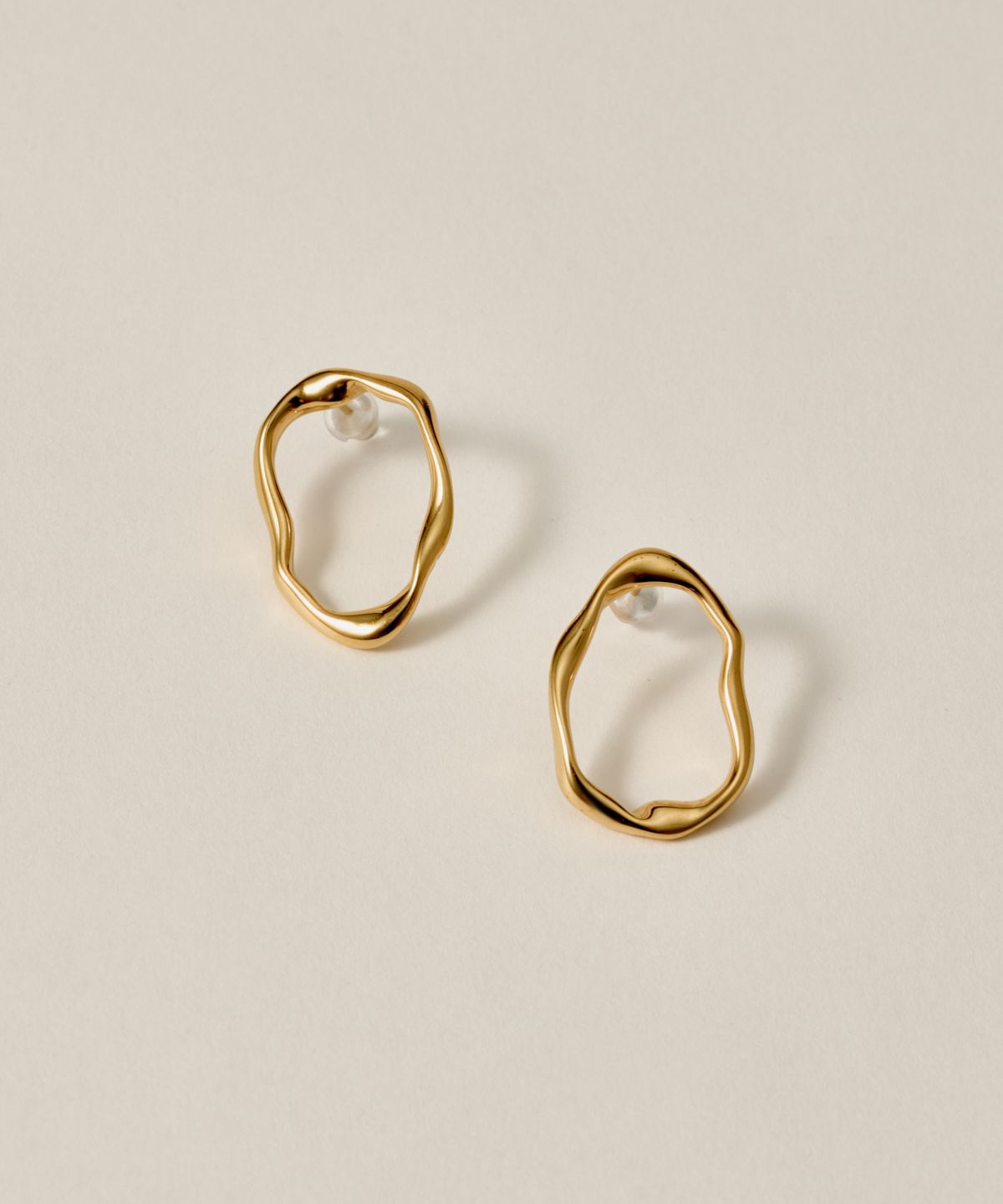 노비스도쿄(NOVICE TOKYO) 웨이브 후프 피어스 Squiggle Hoop Pierce［Stainless］/ Gold