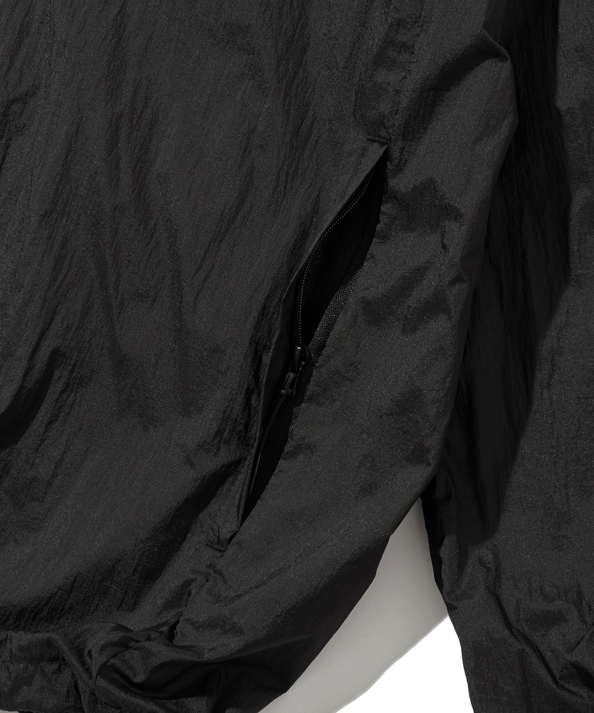 버터플라이 스포츠웨어(BUTTERFLY SPORTSWEAR) 스트링 후드 바람막이 블랙