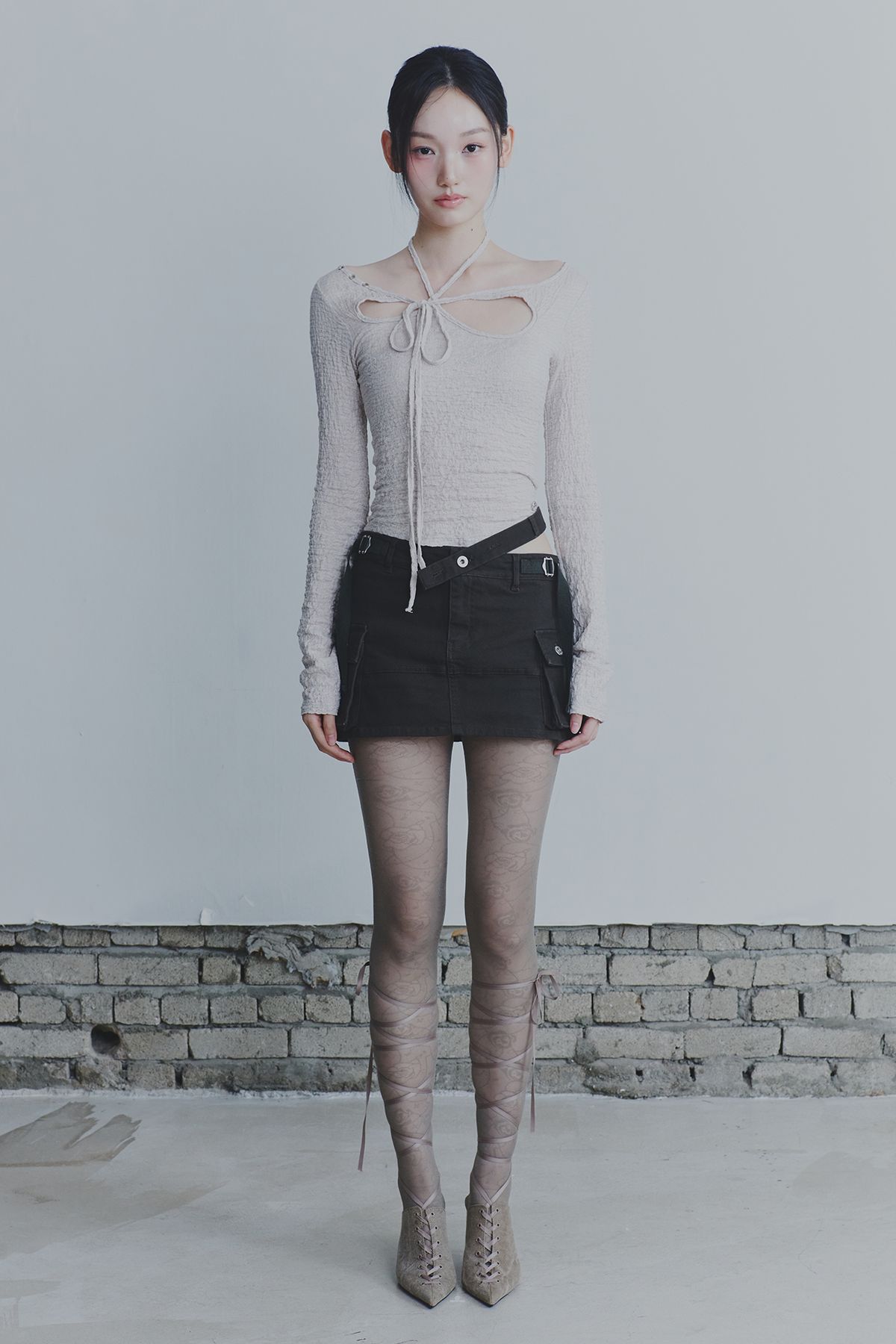 페인오어플레져(PAINORPLEASURE) WRINKLED ORCHID TOP beige