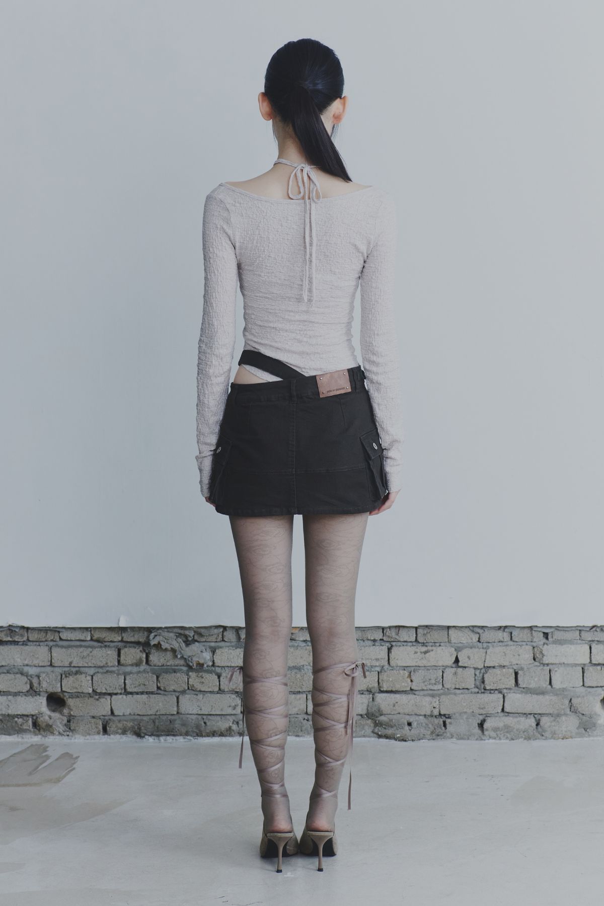 페인오어플레져(PAINORPLEASURE) WRINKLED ORCHID TOP beige