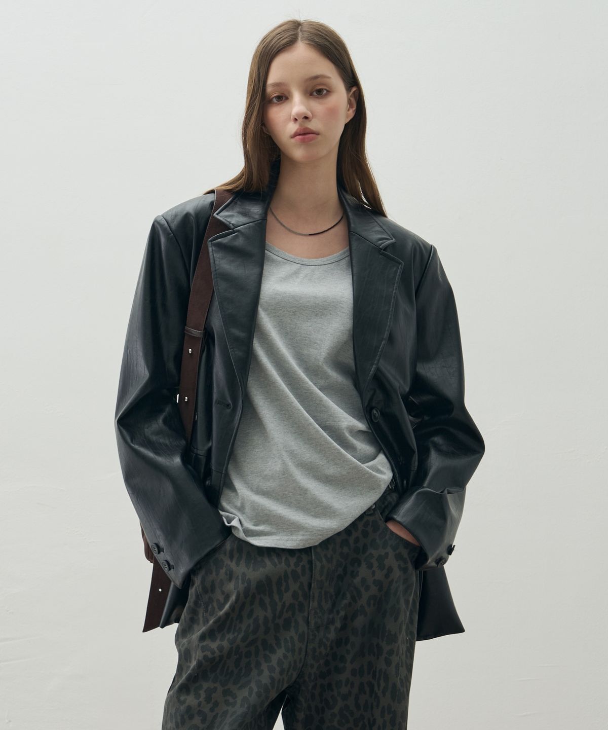 레더리(LEATHERY) 어반 레더 싱글 오버핏 블레이저 [BLACK]