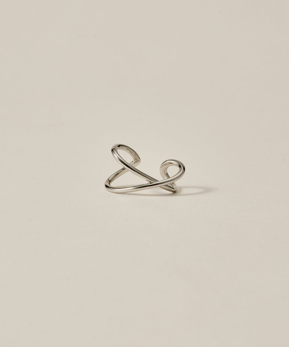 노비스도쿄(NOVICE TOKYO) 로우 크로스 라인 이어커프 Lower Cross Line Ear Cuff/ Silver