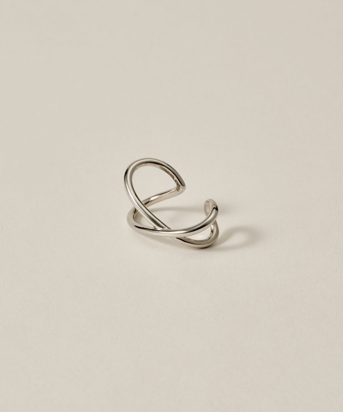노비스도쿄(NOVICE TOKYO) 로우 크로스 라인 이어커프 Lower Cross Line Ear Cuff/ Silver