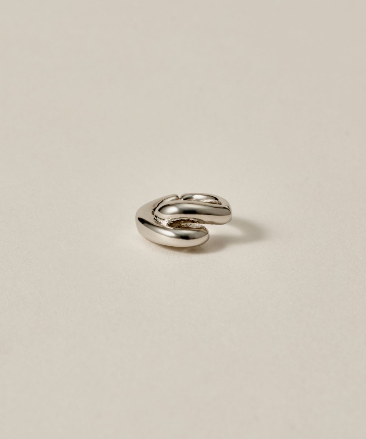 노비스도쿄(NOVICE TOKYO) 나선형 오픈 후프 이어커프 Spiral Open Hoop Ear Cuff/ Silver