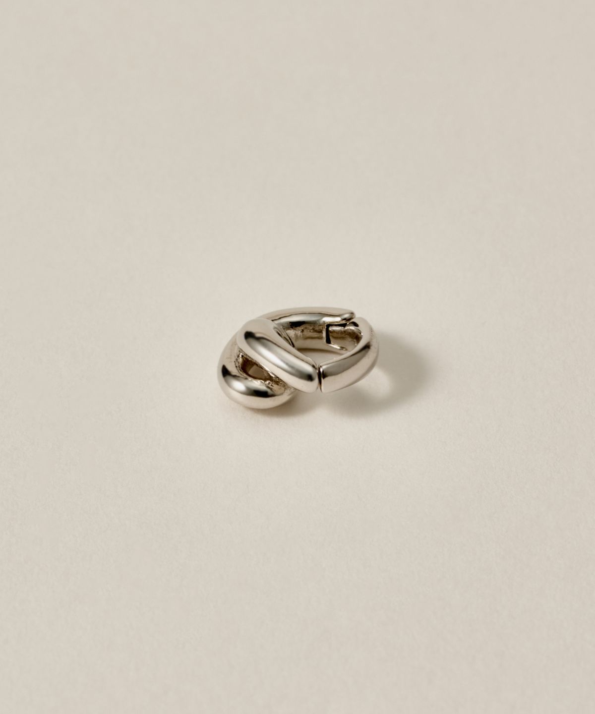 노비스도쿄(NOVICE TOKYO) 나선형 오픈 후프 이어커프 Spiral Open Hoop Ear Cuff/ Silver