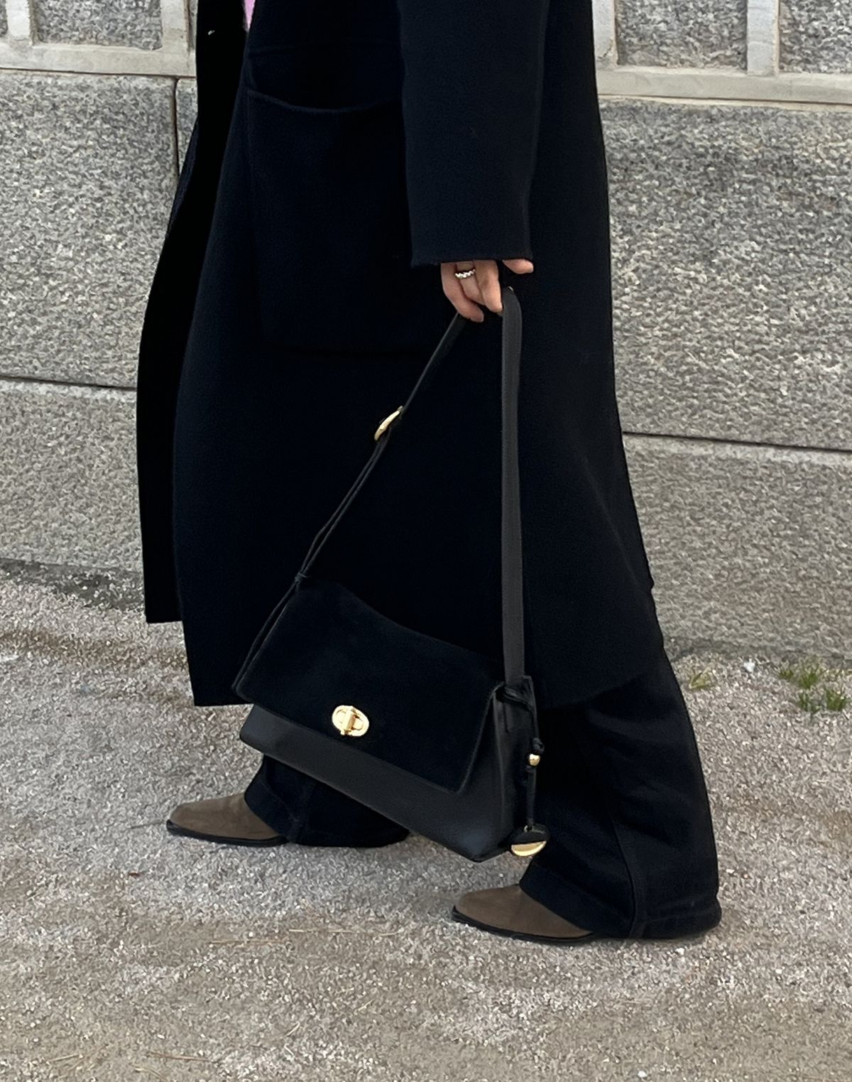 질스튜어트액세서리(JILLSTUART ACC) [AUBE] 블랙 오브 장식 숄더백 S 2color