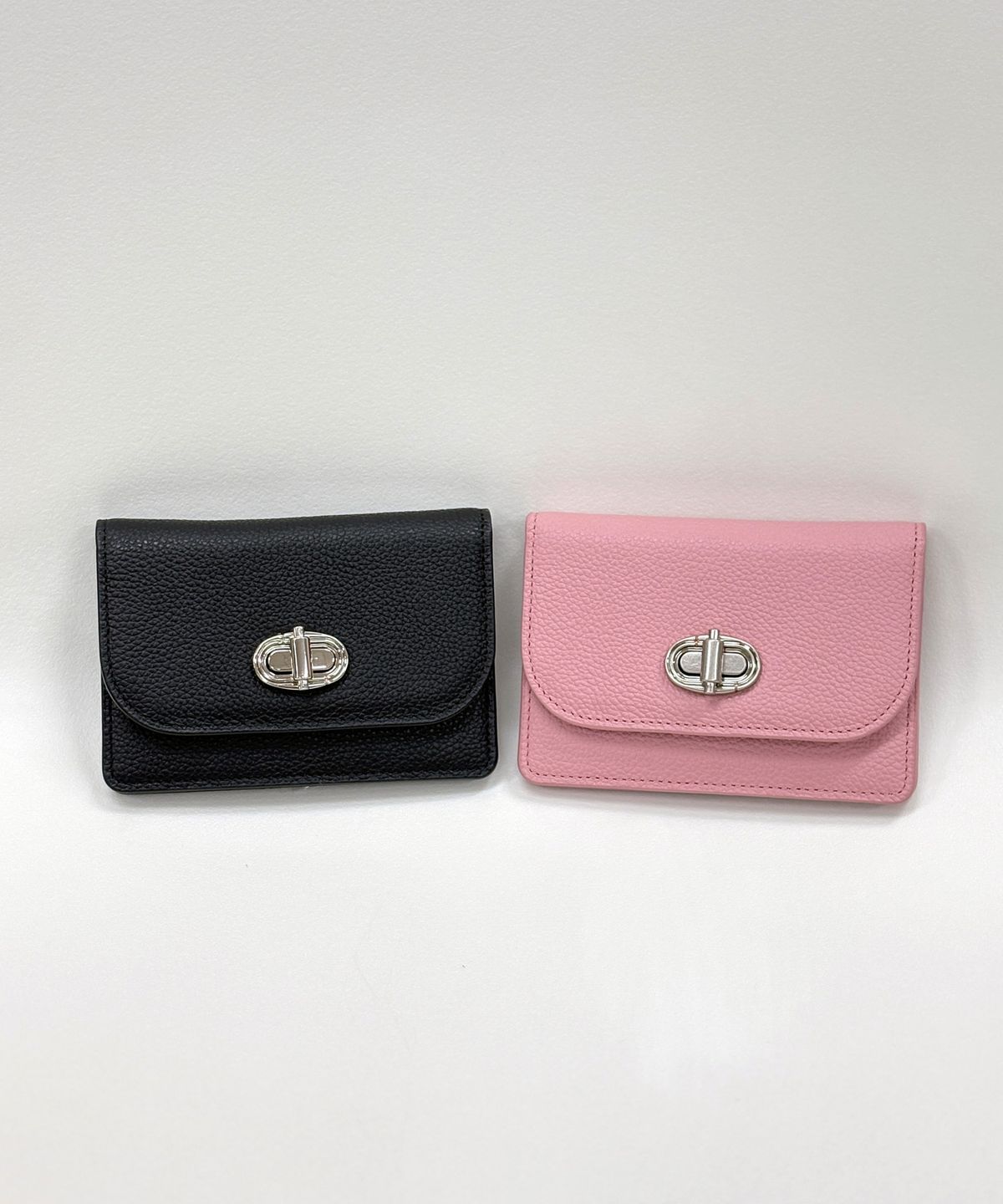 질스튜어트액세서리(JILLSTUART ACC) [AUBE] 가죽 오브 장식 아코디언 카드지갑 2color