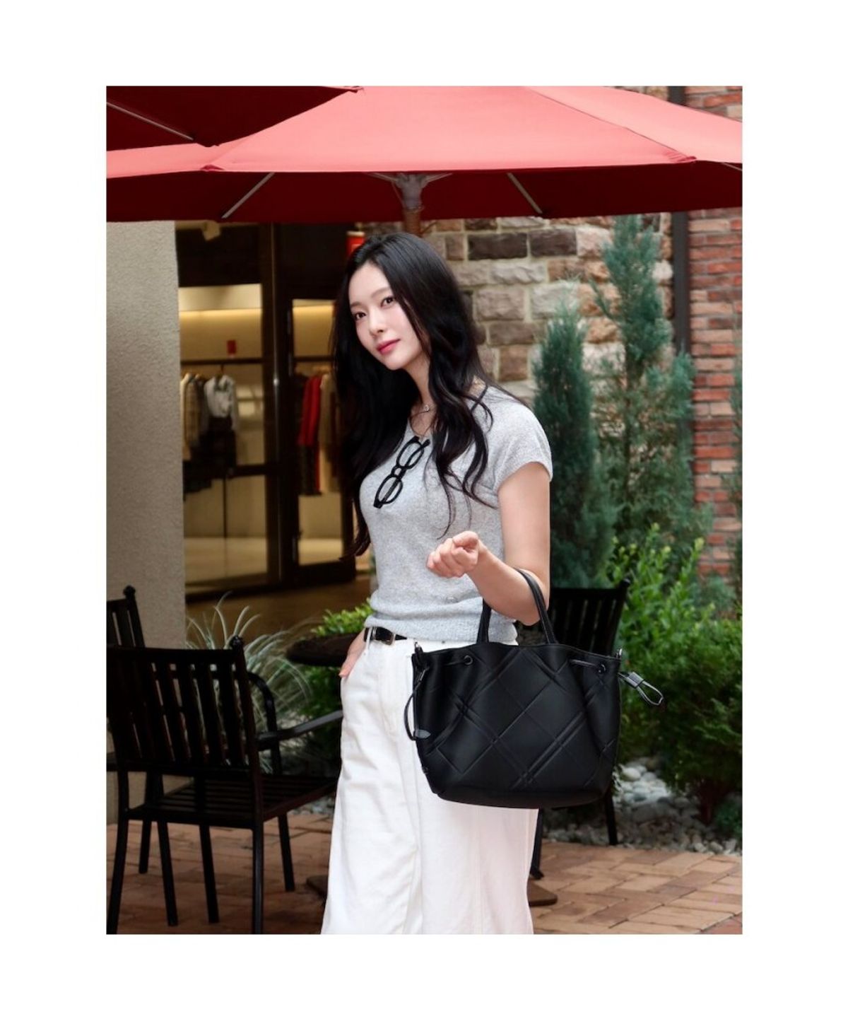 빈폴 액세서리(BEANPOLE ACCESSORY) 볼레 네오프렌 드로우스트링 토트백  블랙