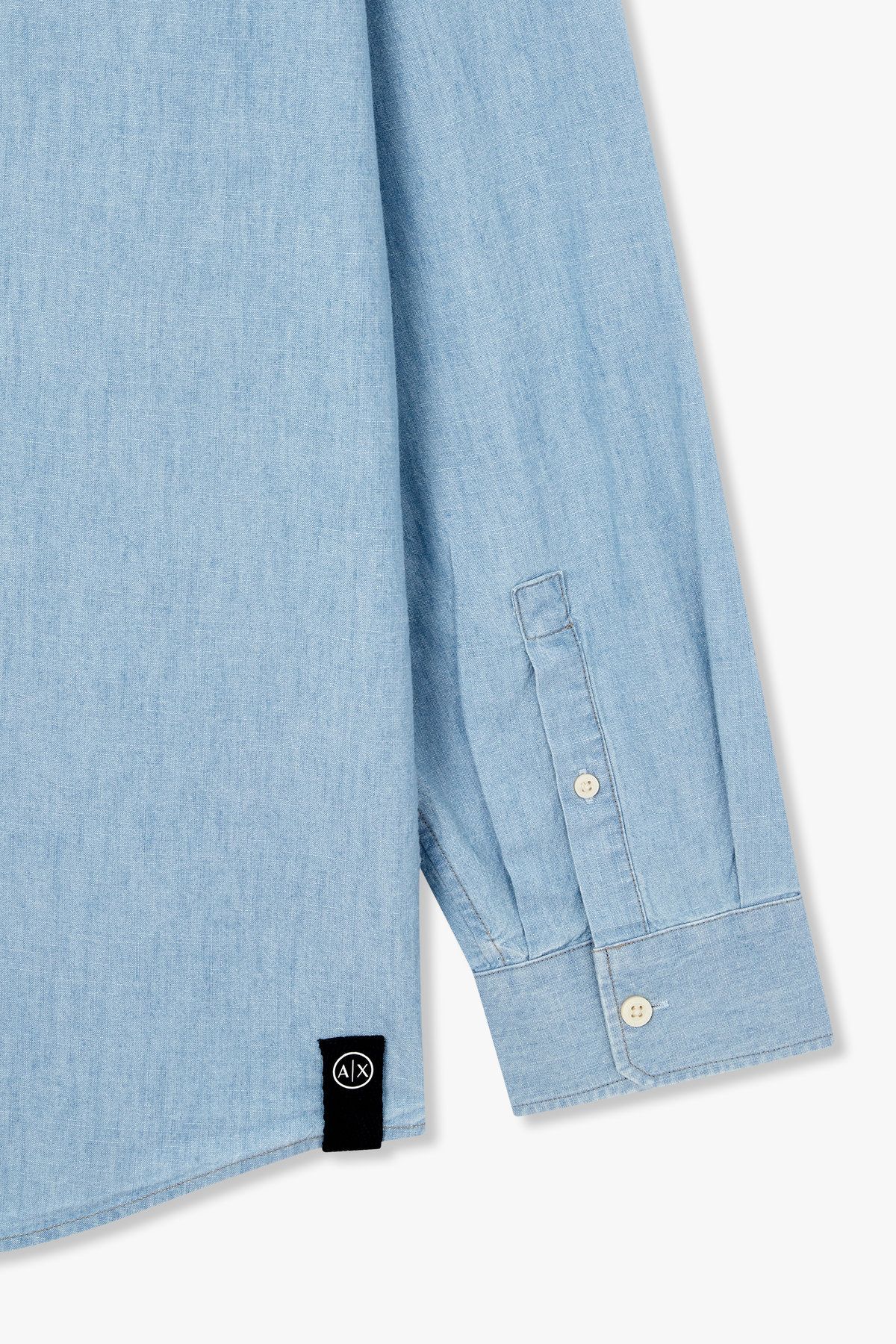 아르마니 익스체인지(ARMANI EXCHANGE) 남성 자수 로고 포켓 데님 셔츠_블루 A415320001
