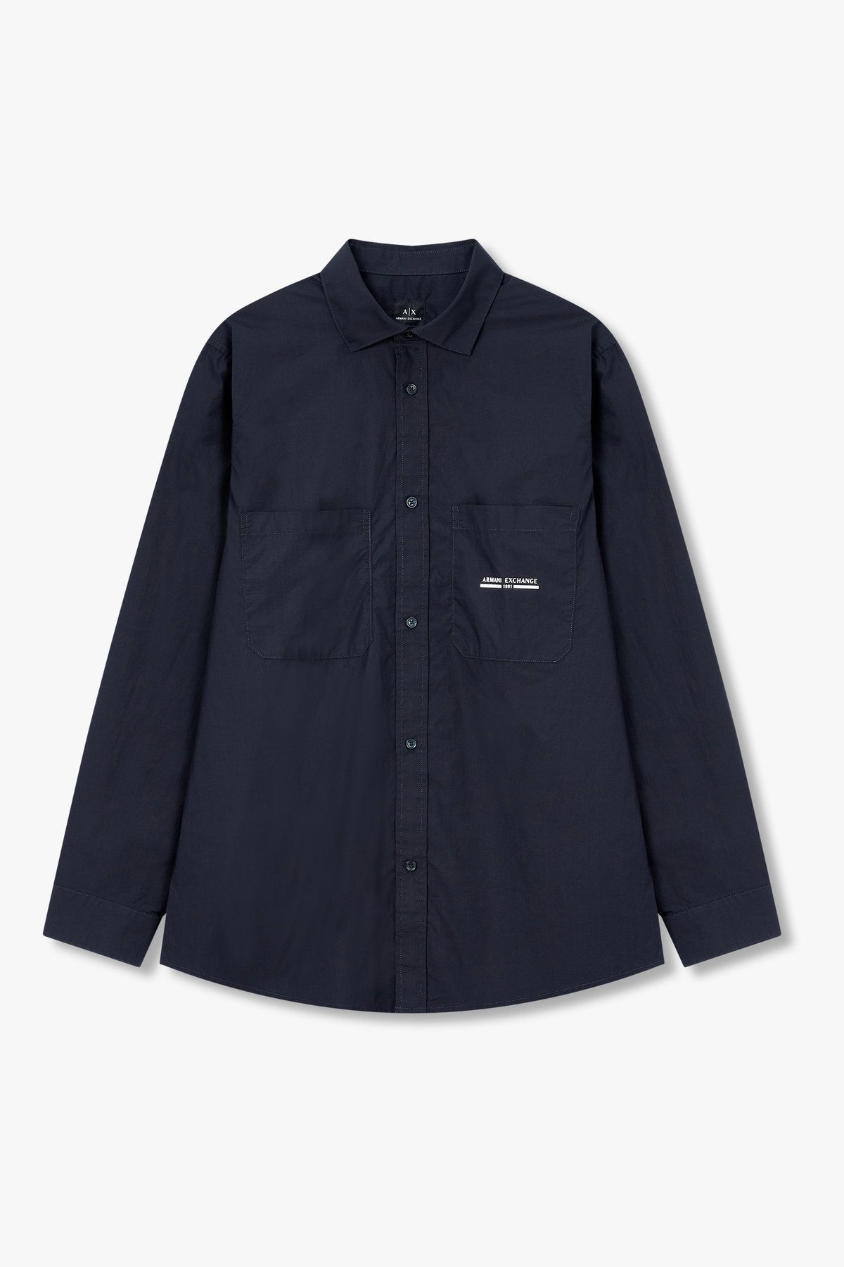 아르마니 익스체인지(ARMANI EXCHANGE) 남성 로고 프린트 포켓 코튼 셔츠_다크 네이비 A415320002