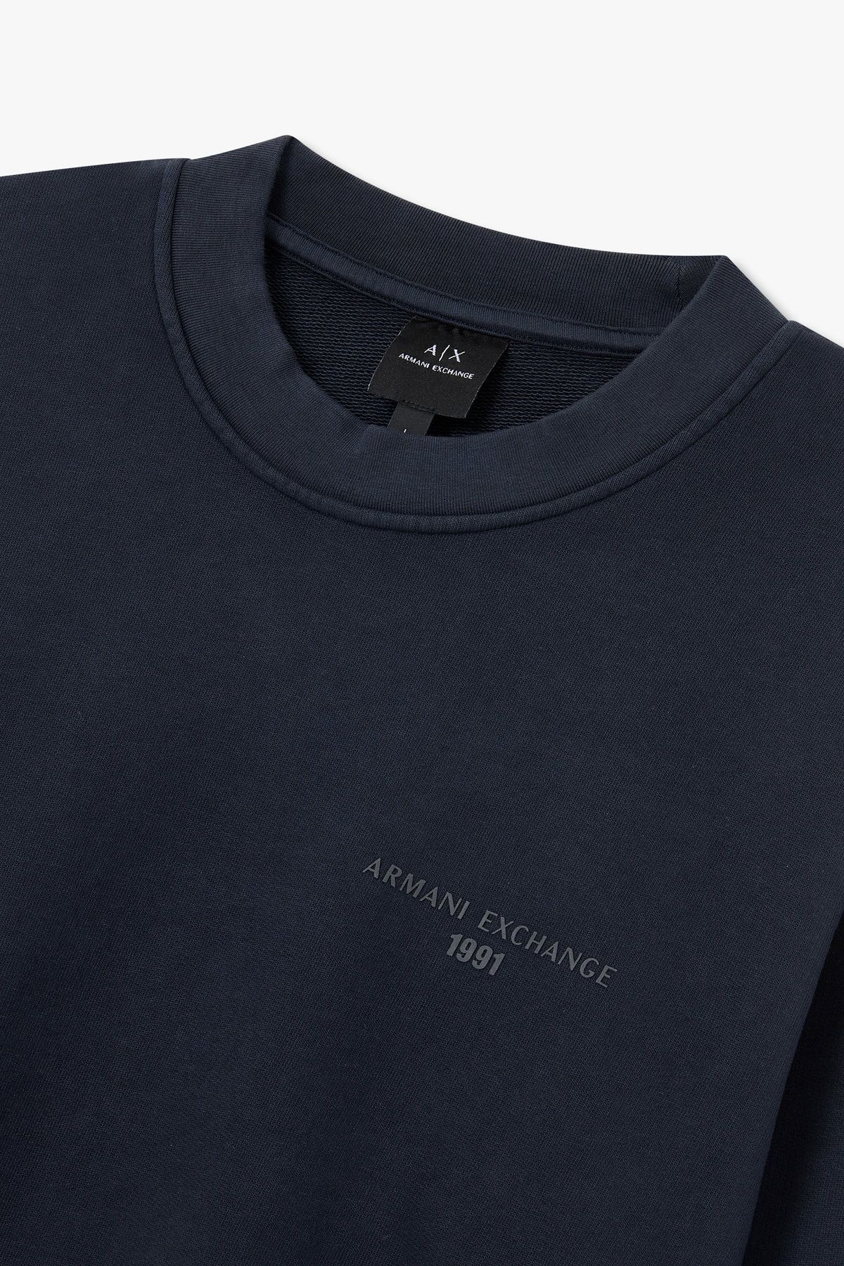 아르마니 익스체인지(ARMANI EXCHANGE) 남성 톤온톤 로고 크루넥 맨투맨_다크 네이비 A415331005