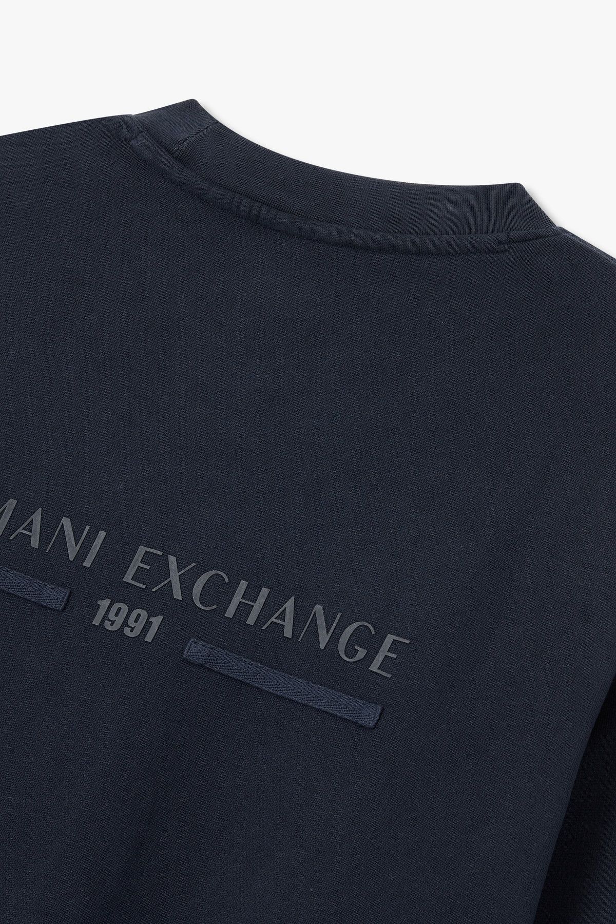 아르마니 익스체인지(ARMANI EXCHANGE) 남성 톤온톤 로고 크루넥 맨투맨_다크 네이비 A415331005