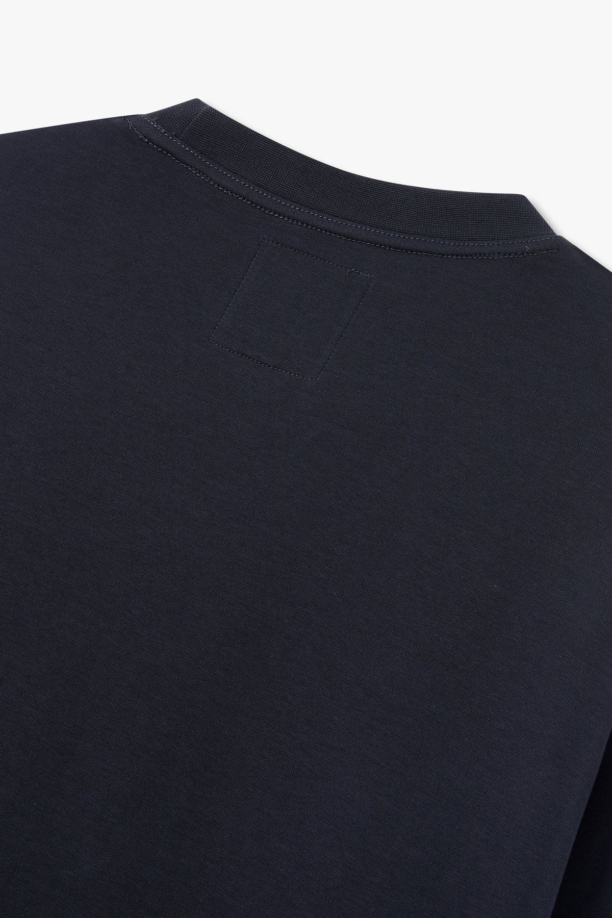 아르마니 익스체인지(ARMANI EXCHANGE) 남성 코튼 블렌드 자수 로고 맨투맨_다크 네이비 A415331107