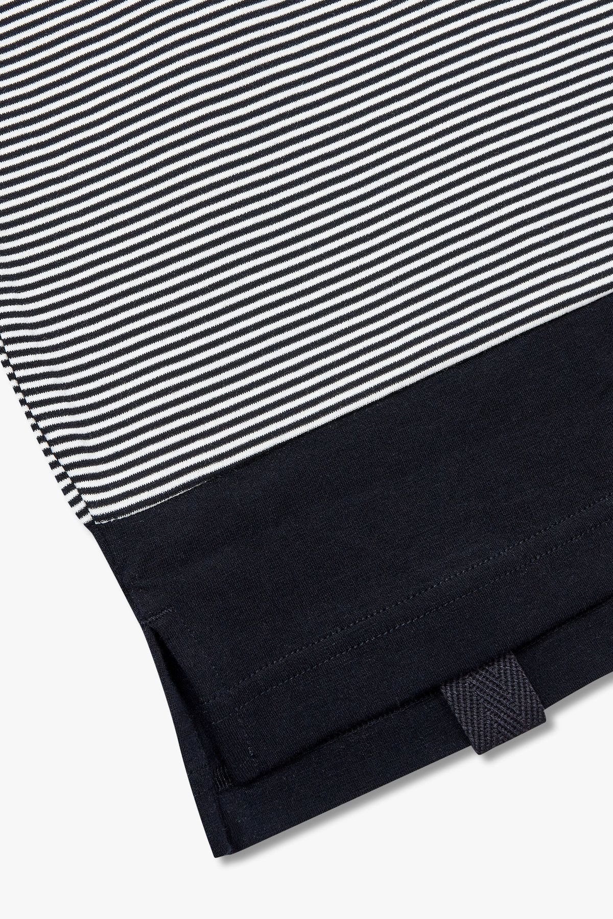 아르마니 익스체인지(ARMANI EXCHANGE) 남성 스트라이프 패턴 폴로 셔츠_다크 네이비 A415331010