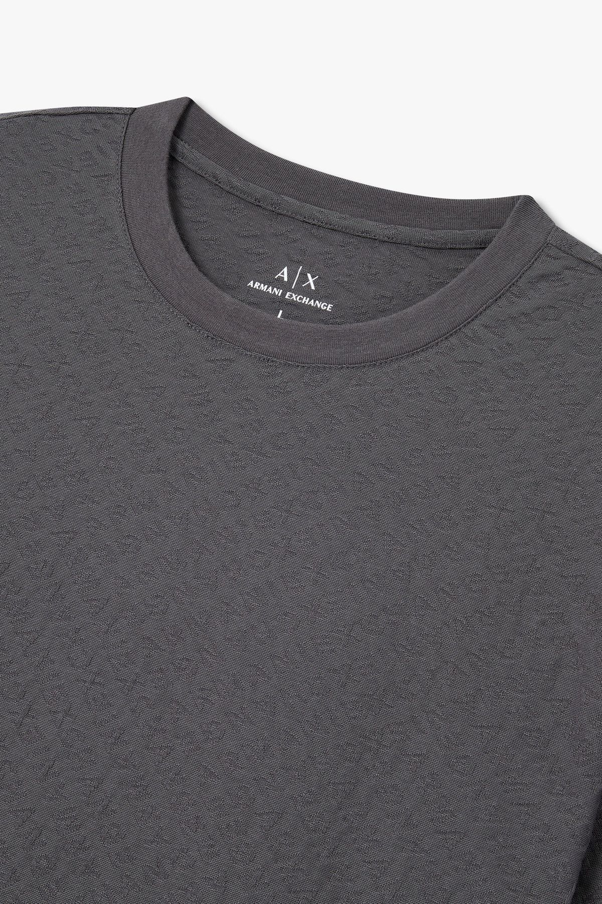 아르마니 익스체인지(ARMANI EXCHANGE) 남성 리피트 로고 숏 슬리브 티셔츠_다크 그레이 A415330006