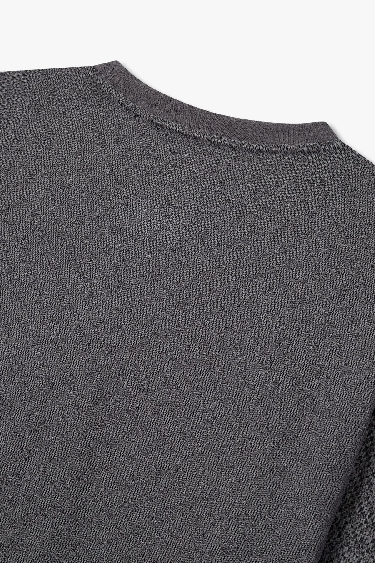 아르마니 익스체인지(ARMANI EXCHANGE) 남성 리피트 로고 숏 슬리브 티셔츠_다크 그레이 A415330006