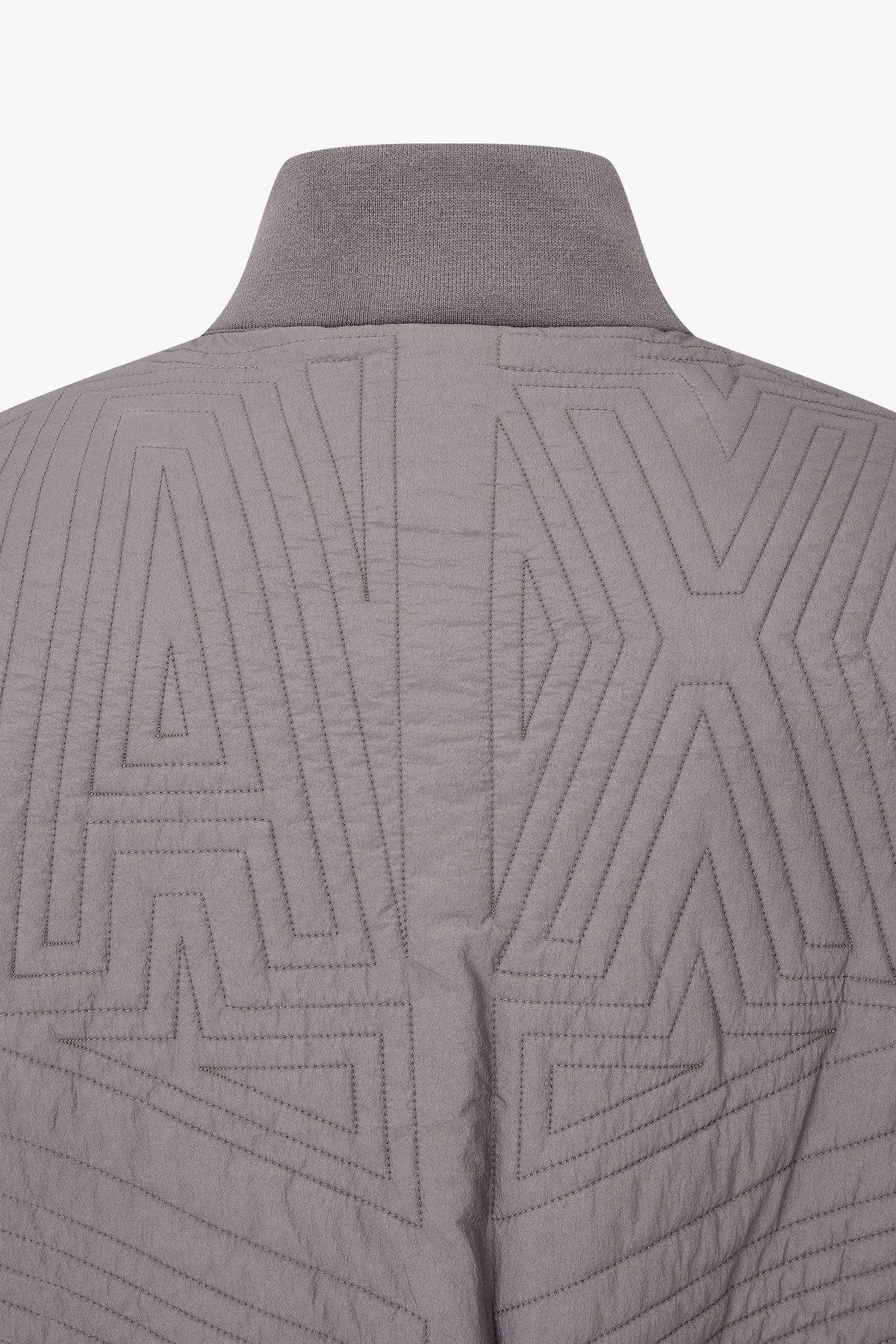 아르마니 익스체인지(ARMANI EXCHANGE) 남성 퀼팅 디테일 나일론 블루종 자켓_다크 그레이 A415310014