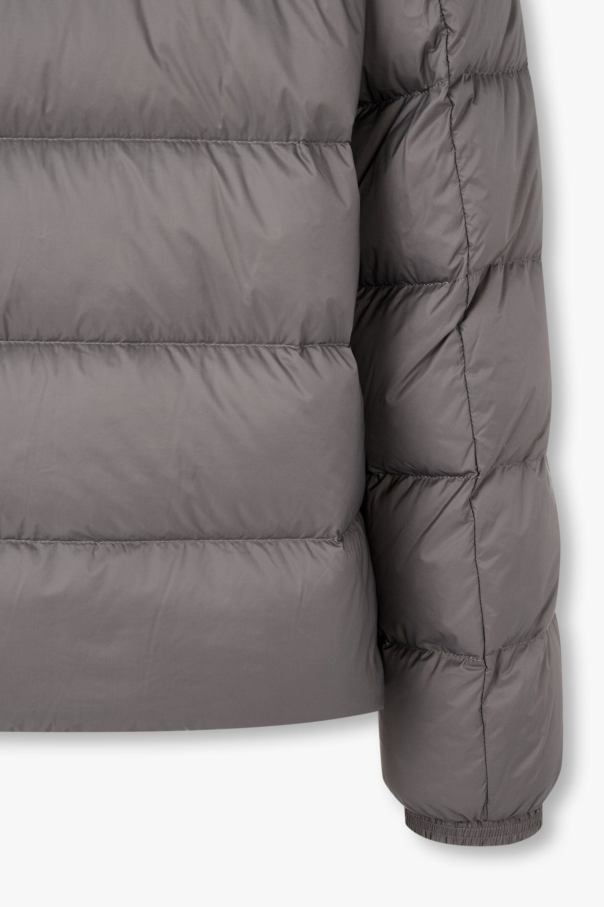 아르마니 익스체인지(ARMANI EXCHANGE) 남성 로고 프린트 하이넥 다운 패딩 자켓_다크 그레이 A415310100
