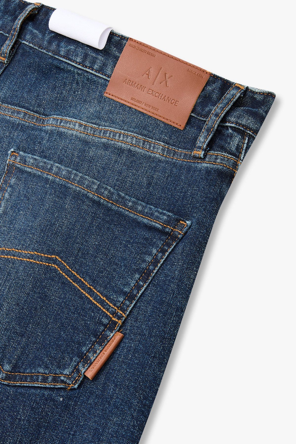 아르마니 익스체인지(ARMANI EXCHANGE) 남성 워시드 테이퍼드 핏 데님 팬츠_다크블루 A415340011