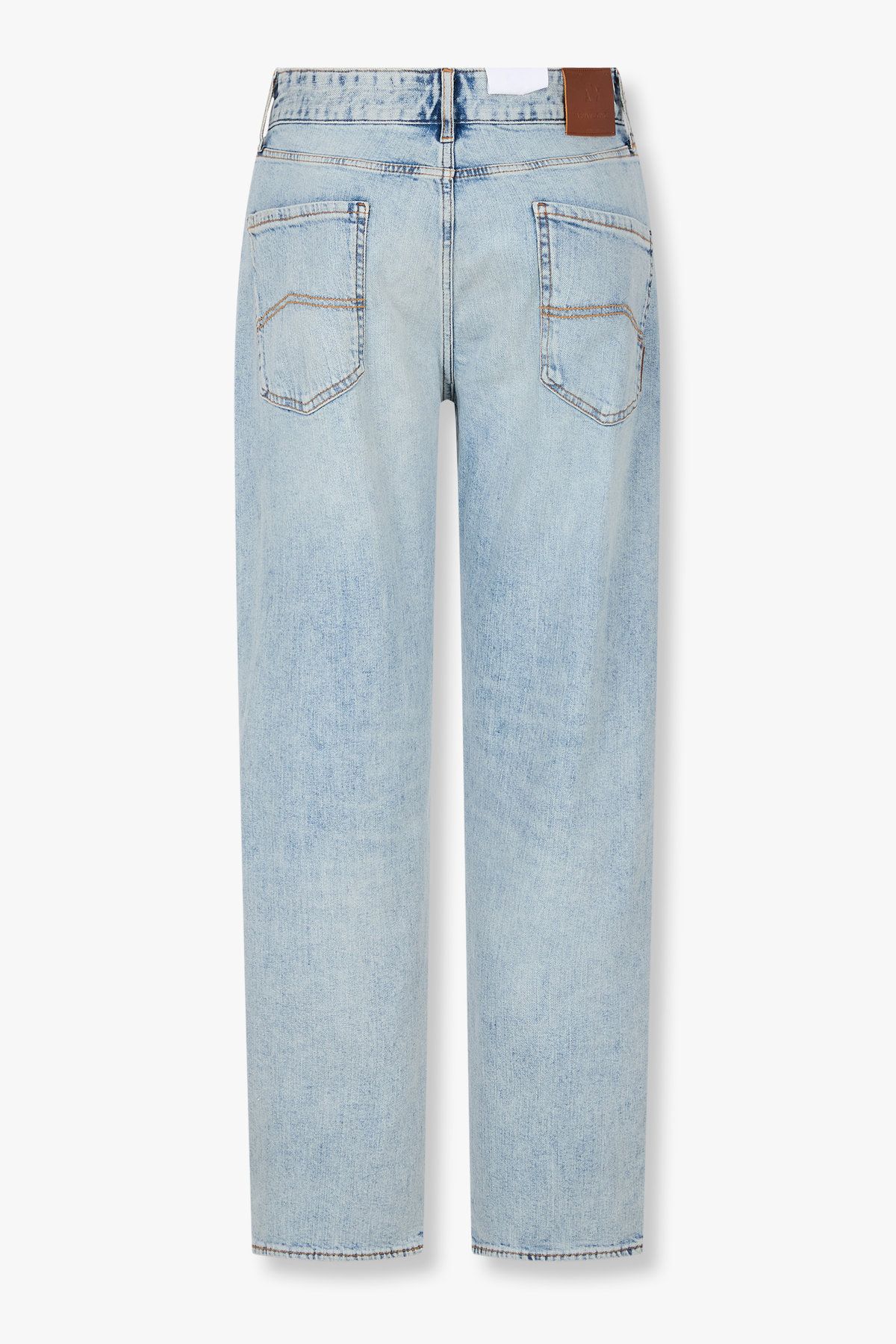아르마니 익스체인지(ARMANI EXCHANGE) 남성 워시드 테이퍼드 핏 데님 팬츠_라이트 블루 A415340010