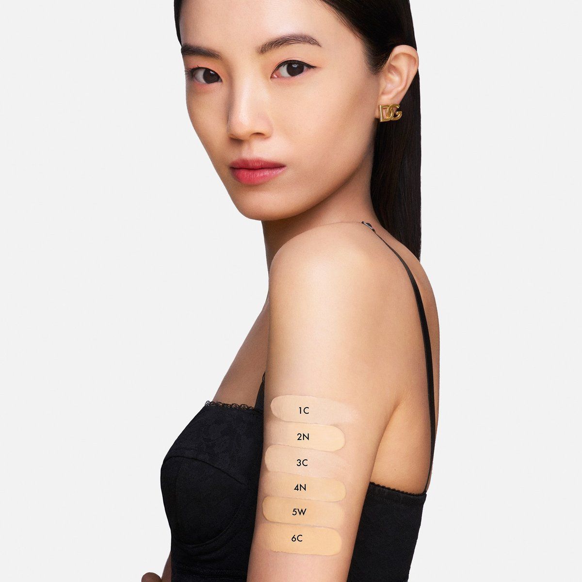 돌체앤가바나(DOLCE & GABBANA) 로즈 글로우 쿠션 브라이트닝 앤 하이드레이팅 바운시 파운데이션 (리필) (6colors)