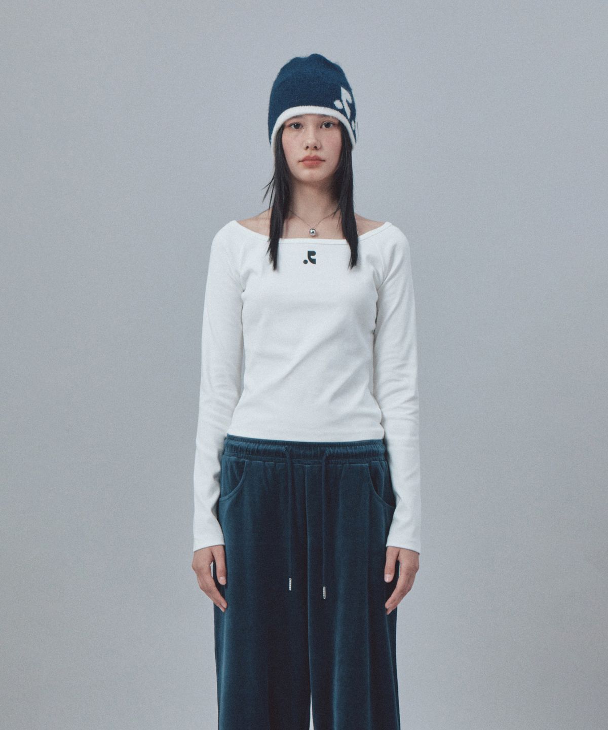 레스트앤레크레이션(REST&RECREATION) U-NECK RAGLAN TOP - IVORY