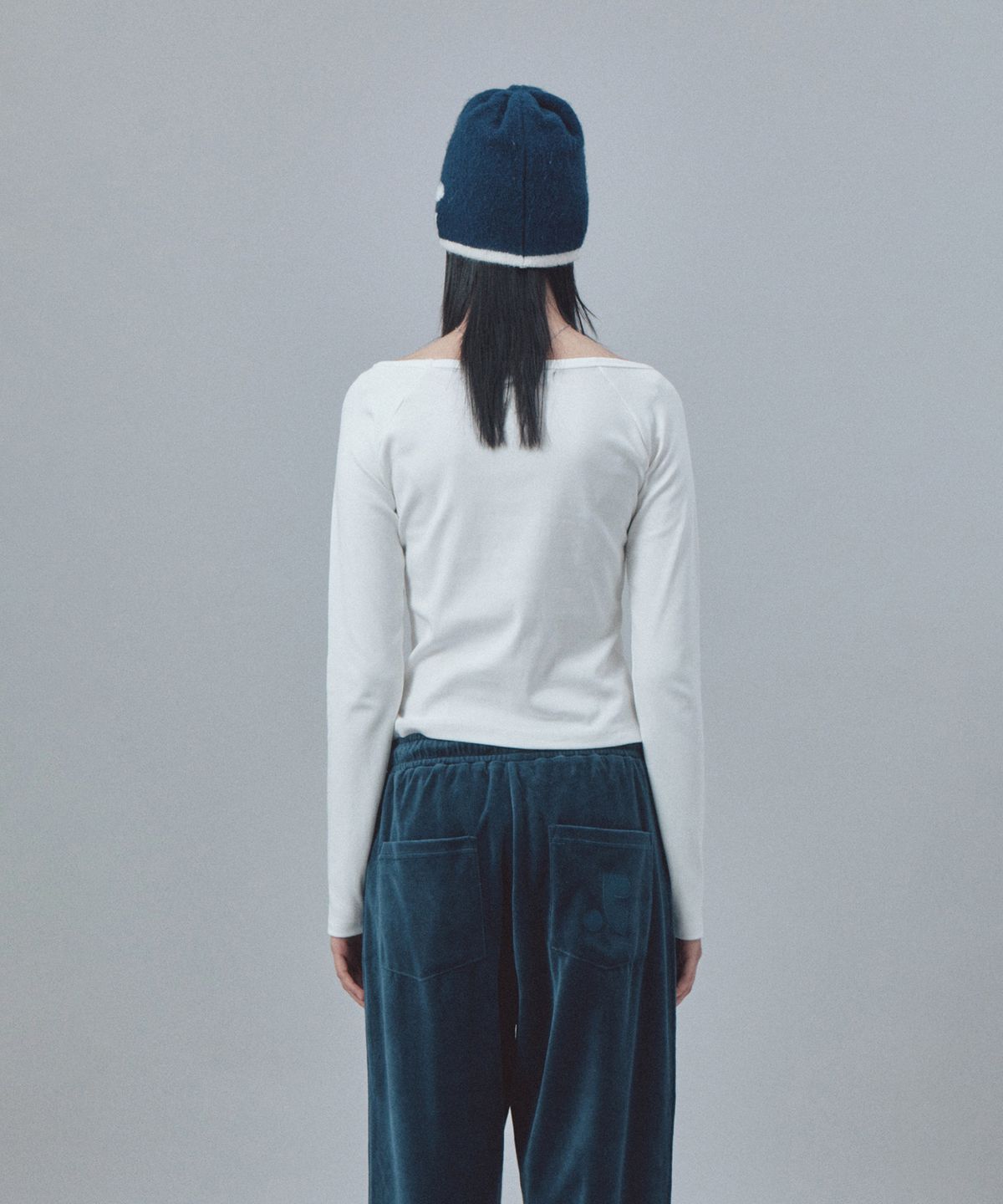 레스트앤레크레이션(REST&RECREATION) U-NECK RAGLAN TOP - IVORY