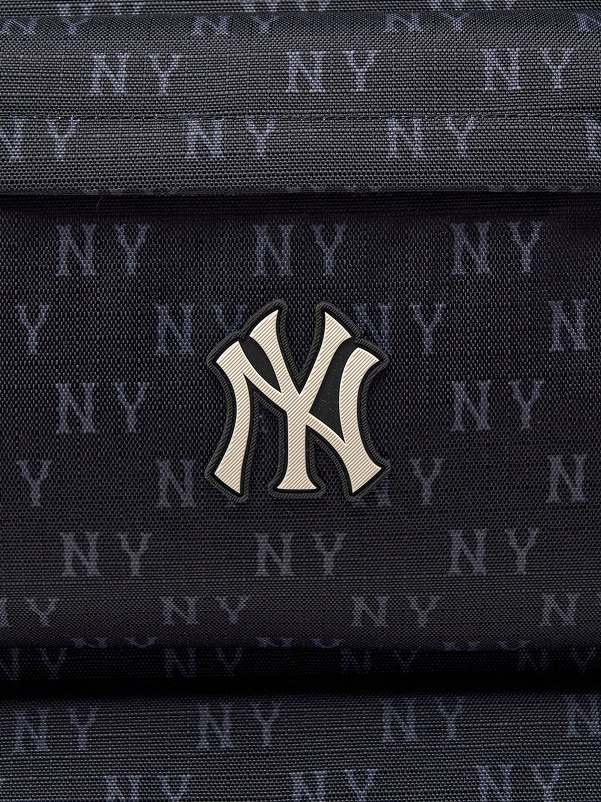 엠엘비(MLB) 모노그램 아웃도어 캐리어 26 NY (Black)