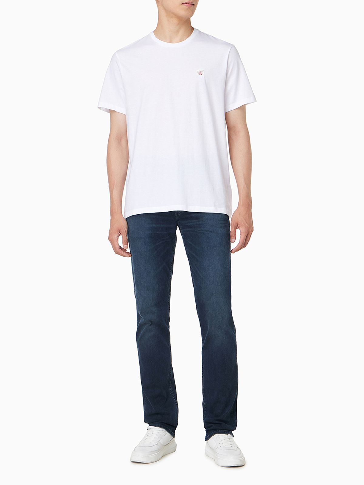 캘빈클라인 진(CALVIN KLEIN JEANS) 클래식핏 뱃지 로고 반팔 티셔츠 4RC272G YAF