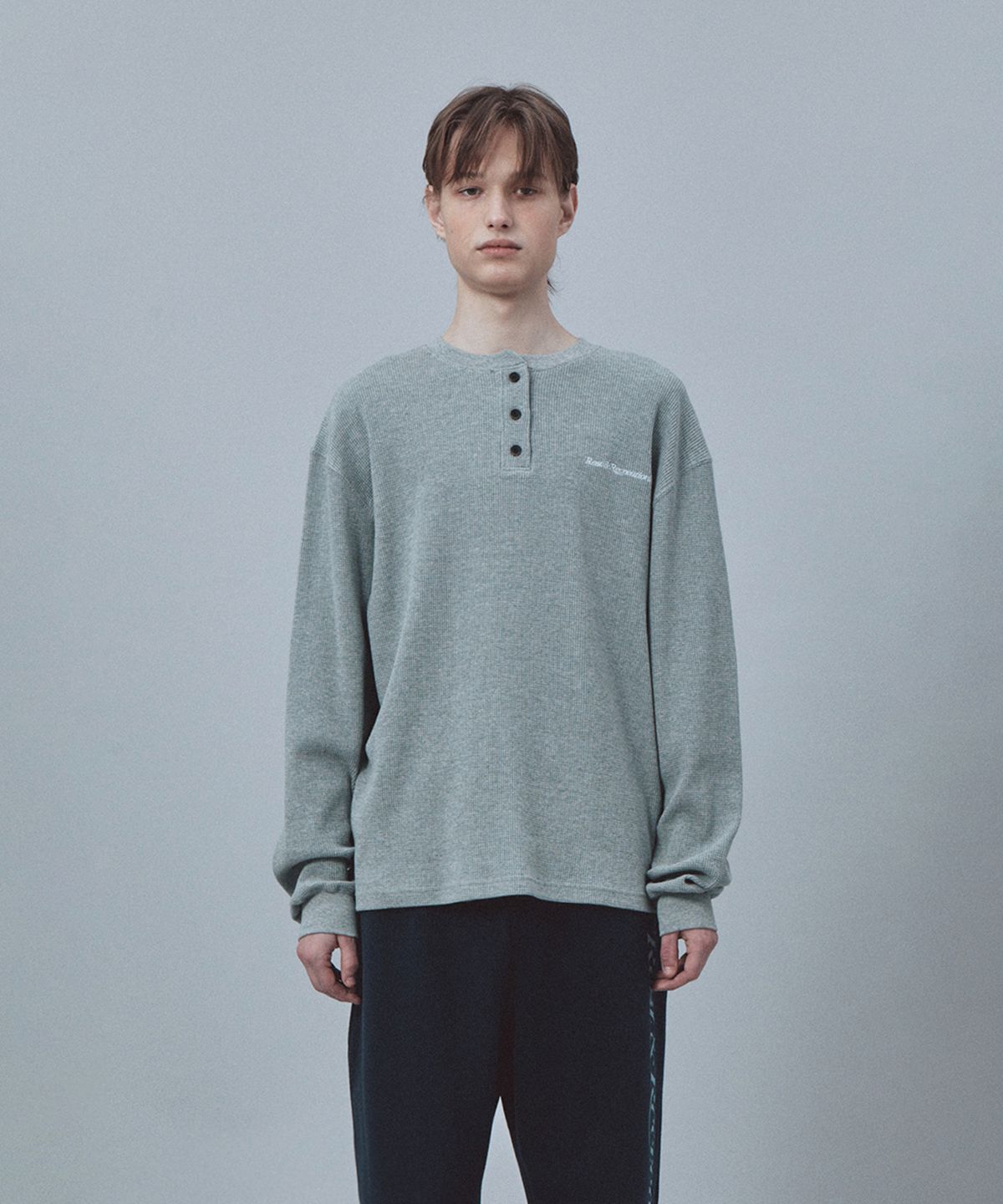 레스트앤레크레이션(REST&RECREATION) HENLEY NECK TOP - GREY