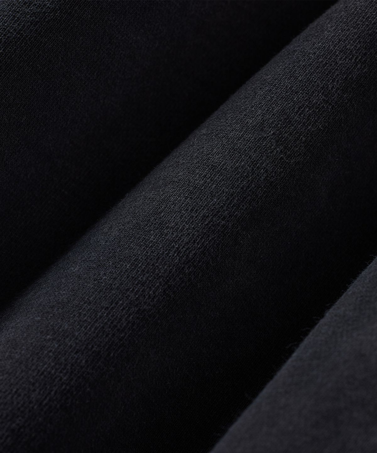 브랜디드(BRANDED) BERMUDA ONE TUCK SWEAT SHORTS [DYED BLACK]