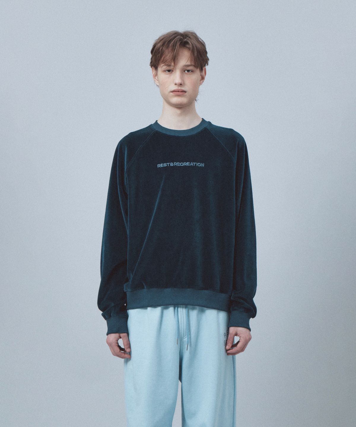 레스트앤레크레이션(REST&RECREATION) VELVET LOGO SWEATSHIRT - NAVY