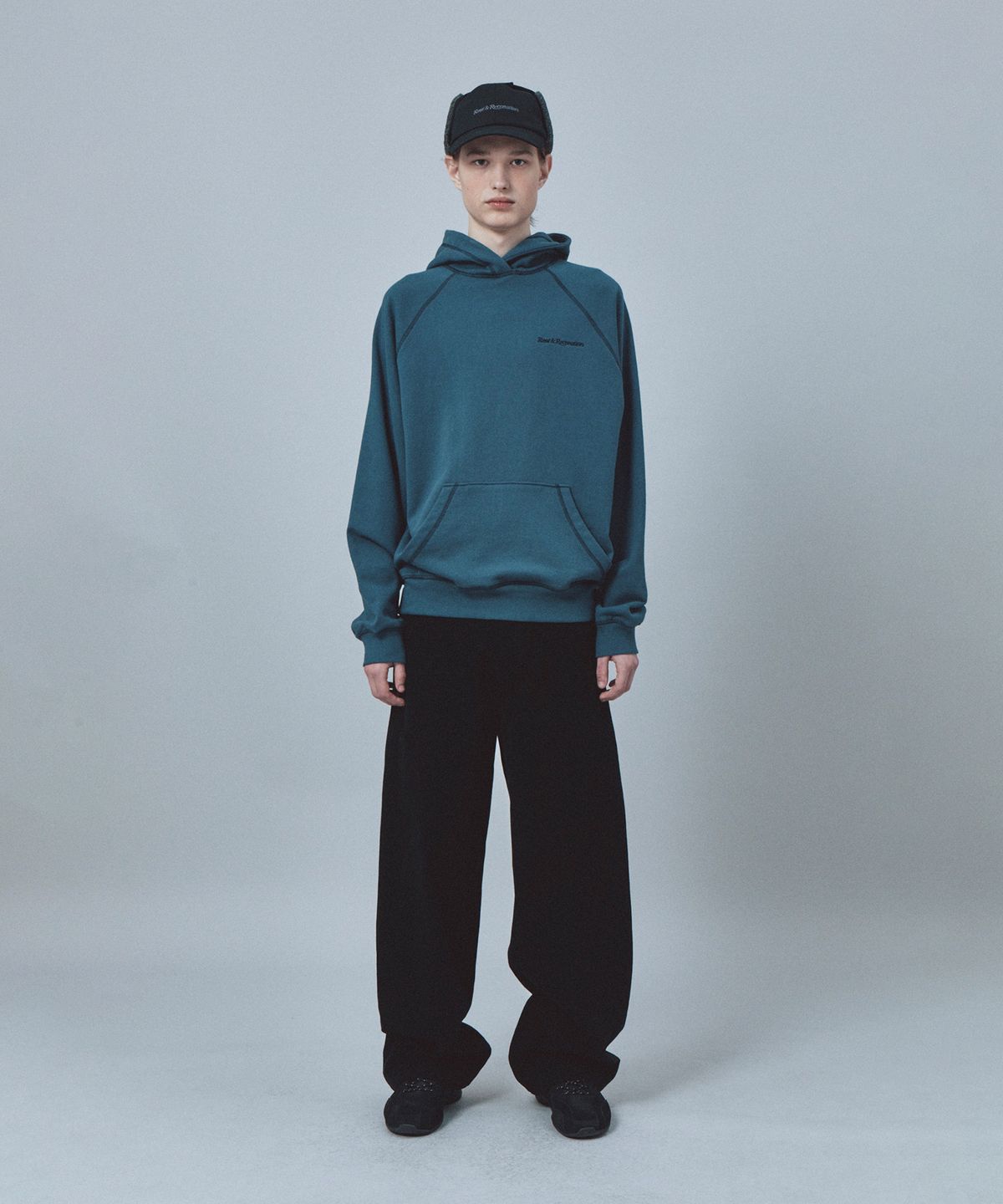 레스트앤레크레이션(REST&RECREATION) ZIG ZAG STITCH CROPPED HOOD - BLUE