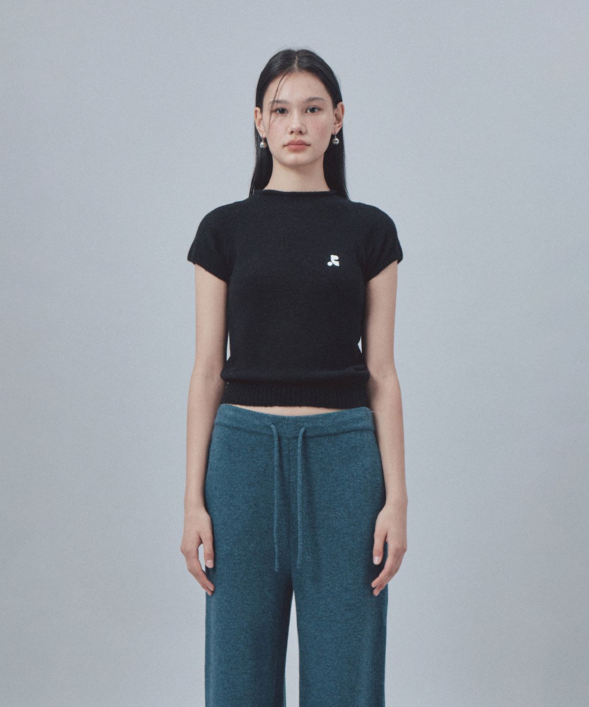 레스트앤레크레이션(REST&RECREATION) RAGLAN HALF SLEEVE KNIT TOP - BLACK