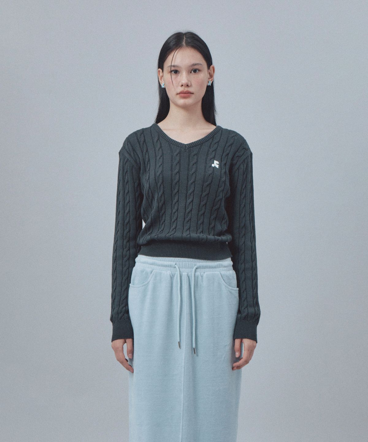 레스트앤레크레이션(REST&RECREATION) CABLE V-NECK KNIT TOP - CHARCOAL