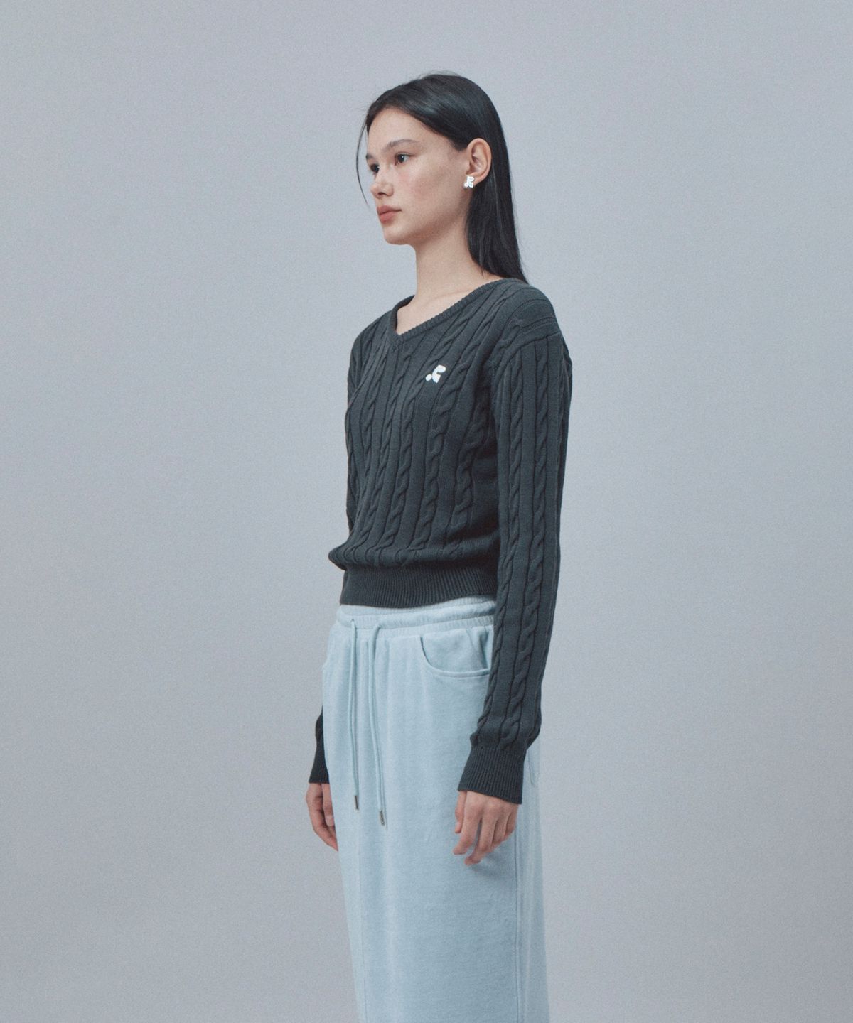 레스트앤레크레이션(REST&RECREATION) CABLE V-NECK KNIT TOP - CHARCOAL