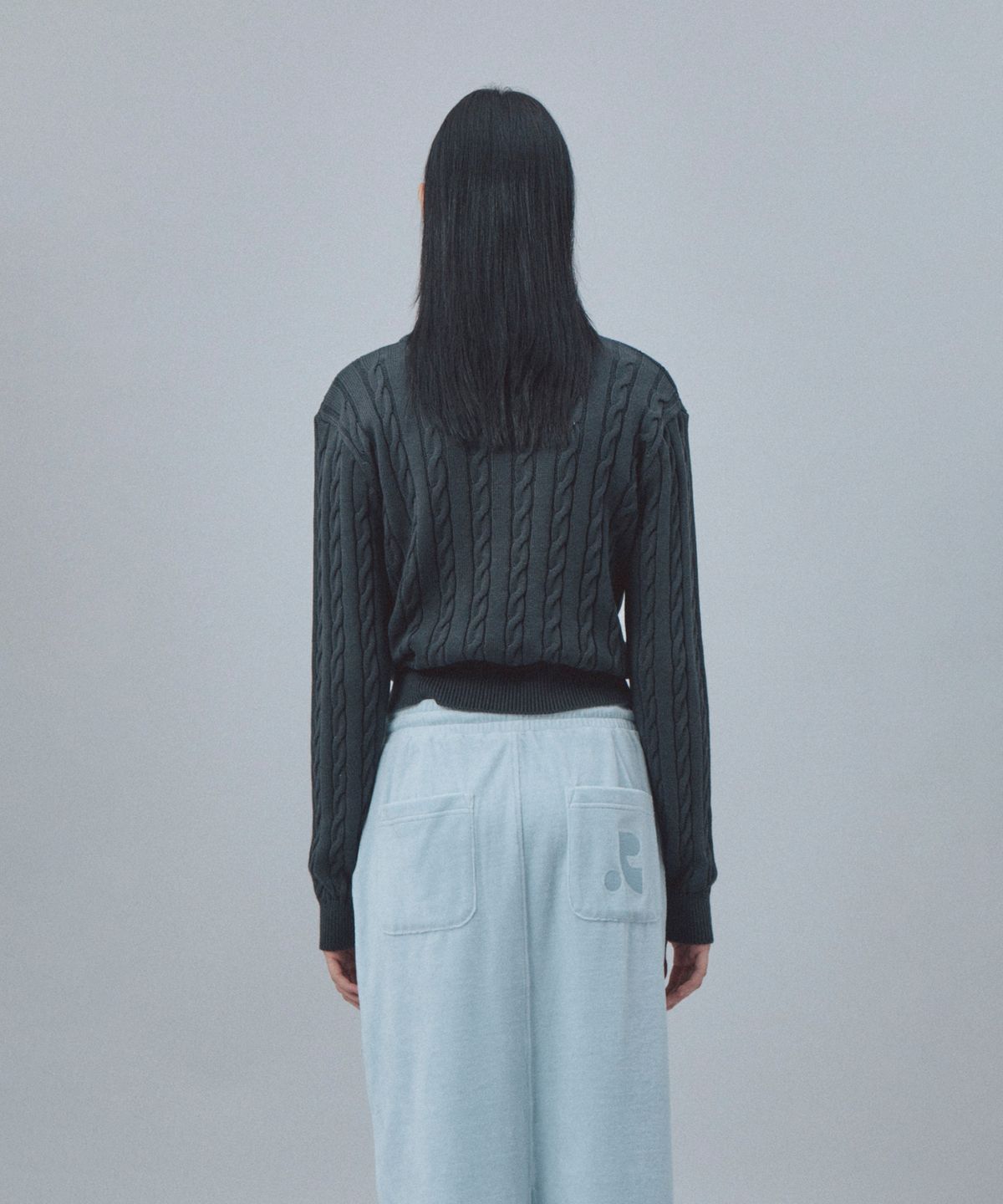 레스트앤레크레이션(REST&RECREATION) CABLE V-NECK KNIT TOP - CHARCOAL