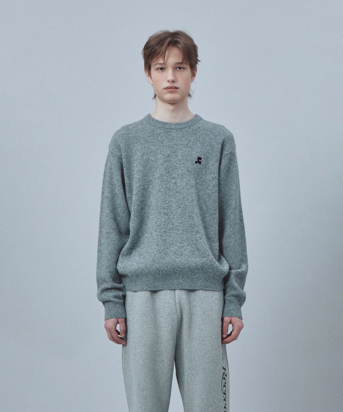 레스트앤레크레이션(REST&RECREATION) LOGO CREW NECK SWEATER - GREY