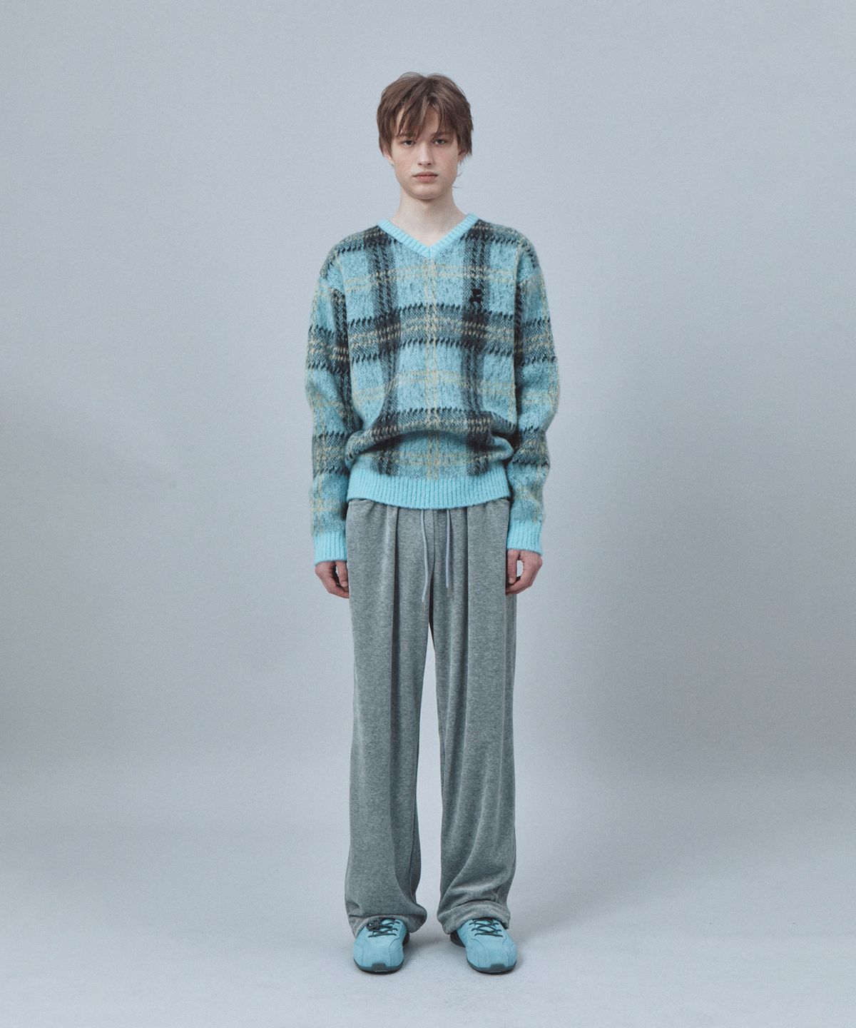 레스트앤레크레이션(REST&RECREATION) CHECK PATTERN HAIRY SWEATER - SKY BLUE