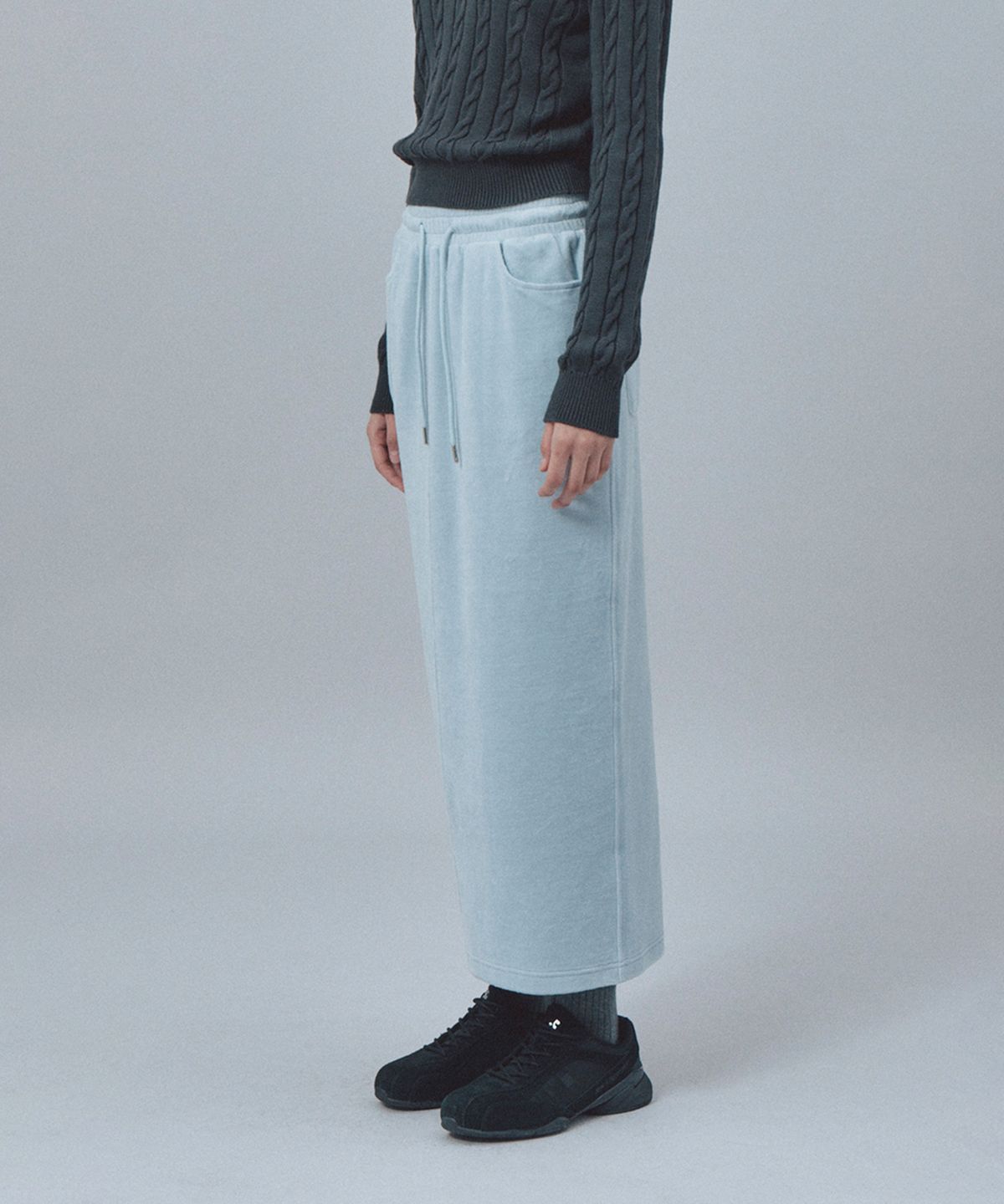 레스트앤레크레이션(REST&RECREATION) VELVET MAXI SKIRT - SKY BLUE