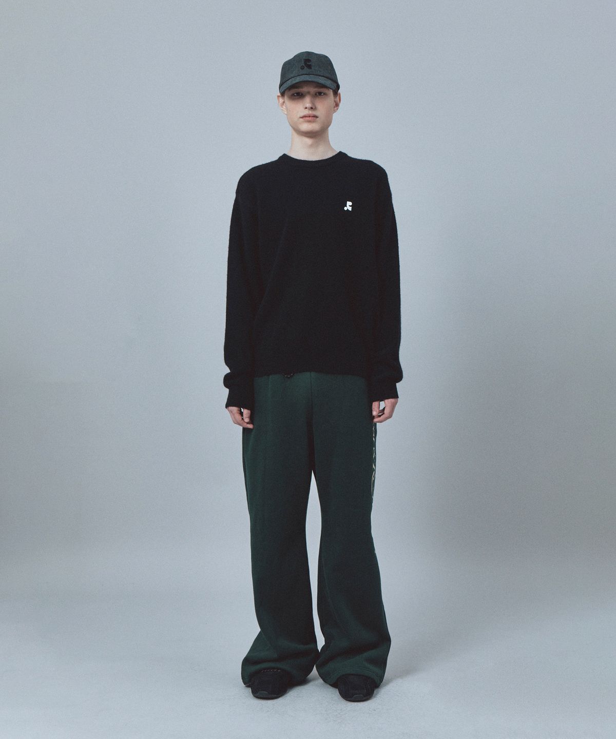 레스트앤레크레이션(REST&RECREATION) FLARE SWEAT PANTS - GREEN