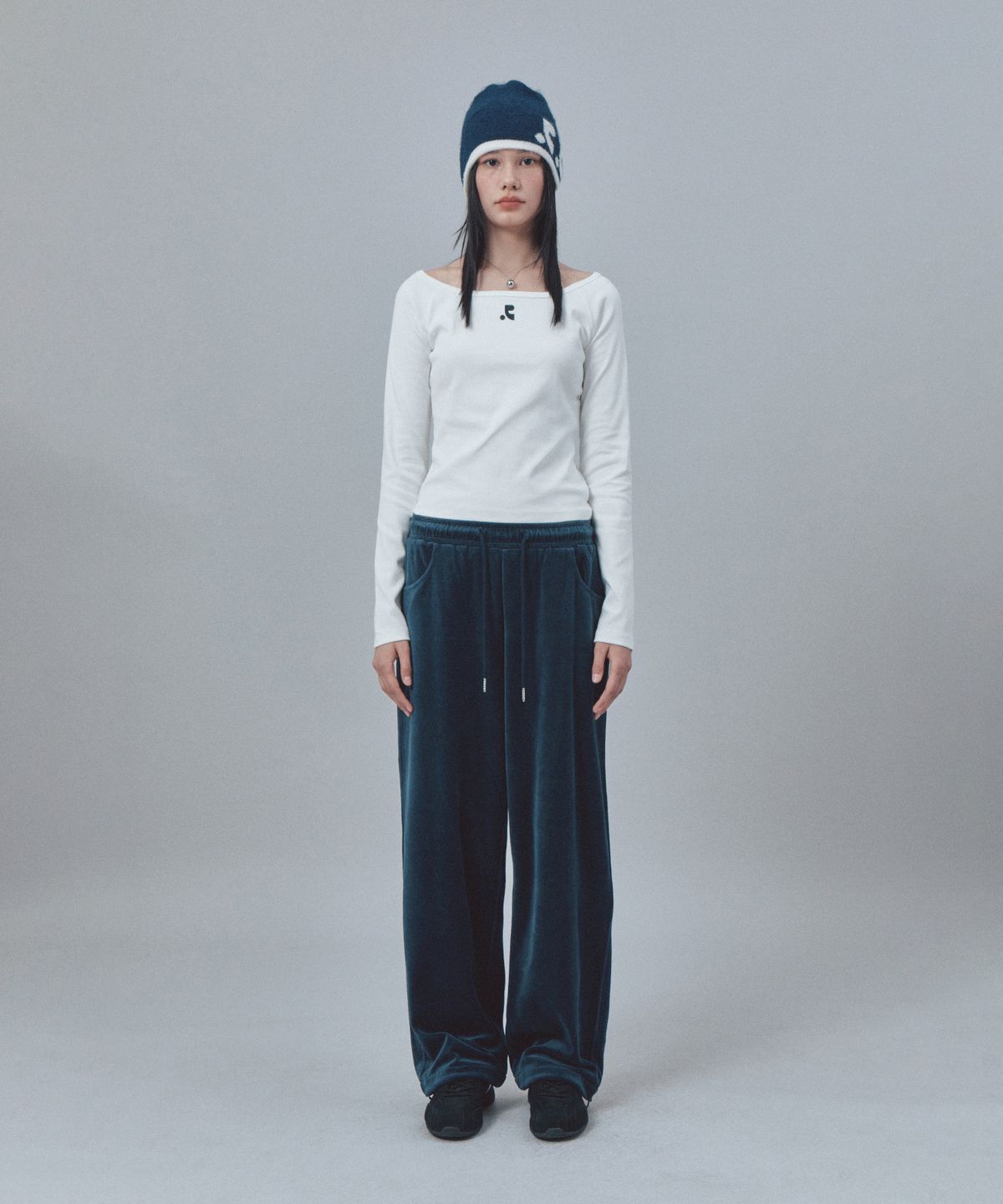 레스트앤레크레이션(REST&RECREATION) VELVET PANTS - NAVY