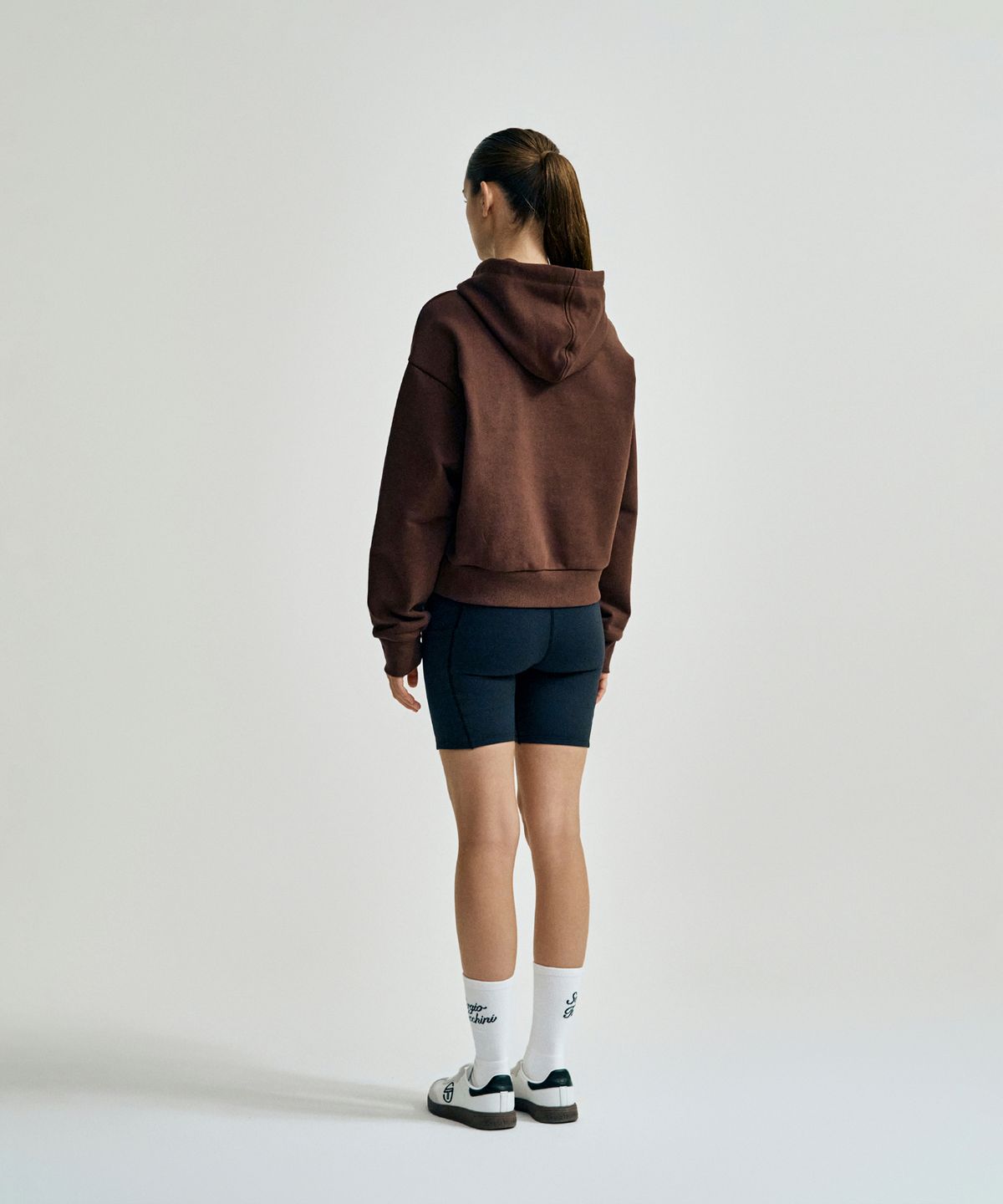 세르지오 타키니(SERGIO TACCHINI) W 쿠쉬라이트 프렌치 크롭 아트웍 후드 (D.Brown)