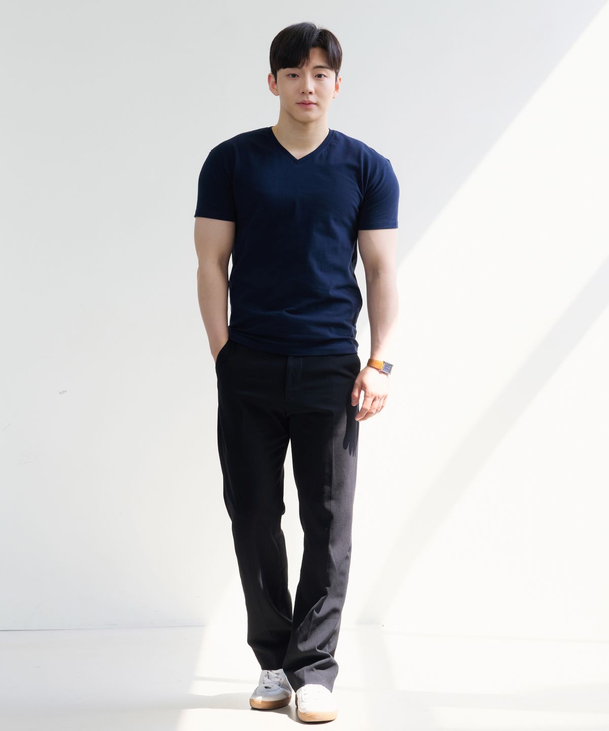 핵쿨남(HECKCOOLNAM) 어깨넓어보이는 남자 머슬핏 반팔 브이넥 티셔츠