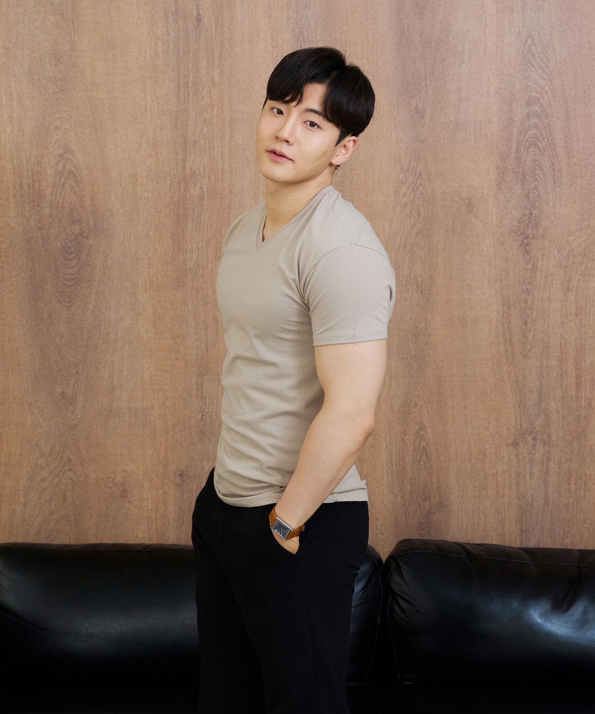 핵쿨남(HECKCOOLNAM) 어깨넓어보이는 남자 머슬핏 반팔 브이넥 티셔츠