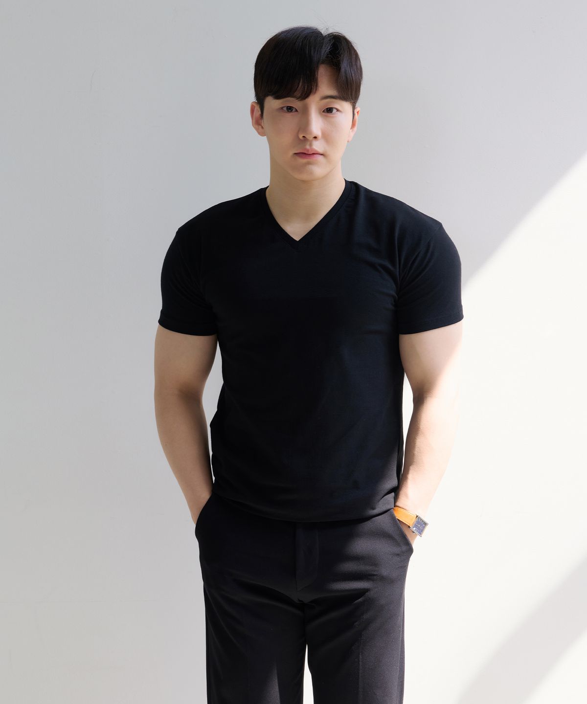 핵쿨남(HECKCOOLNAM) 어깨넓어보이는 남자 머슬핏 반팔 브이넥 티셔츠