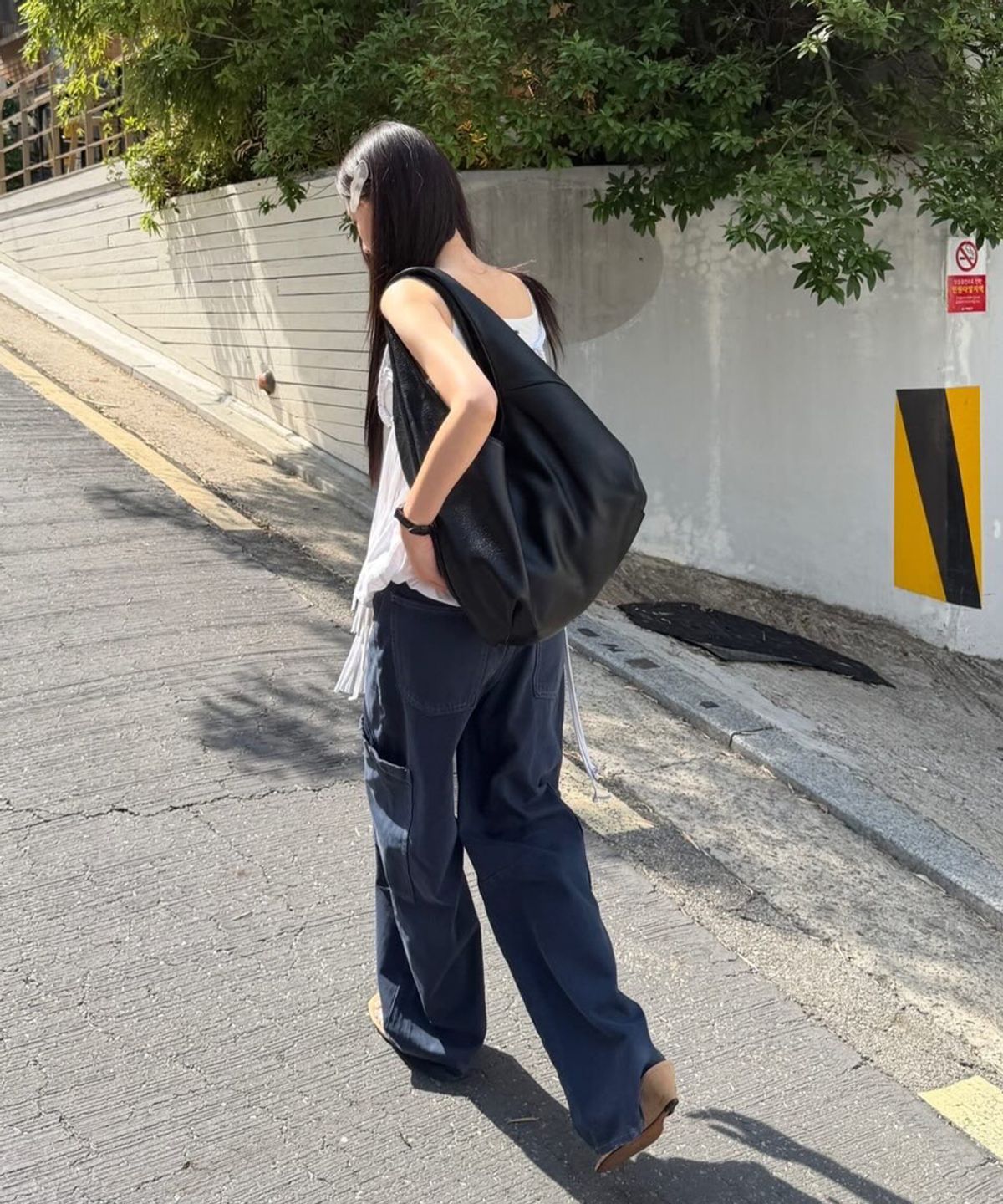 로맨티누어(ROMANTINUER) Flow Hobo Bag 플로우 호보백 (블랙)